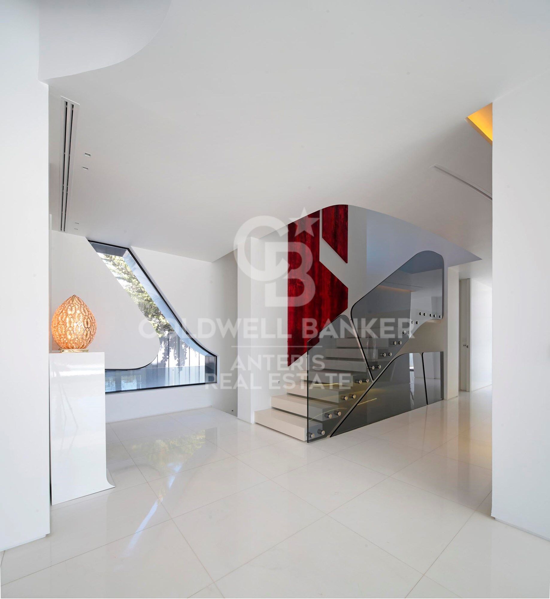 Luxurious Beachfront Oasis: A Spectacular Architectural Marvel in Gava Mar