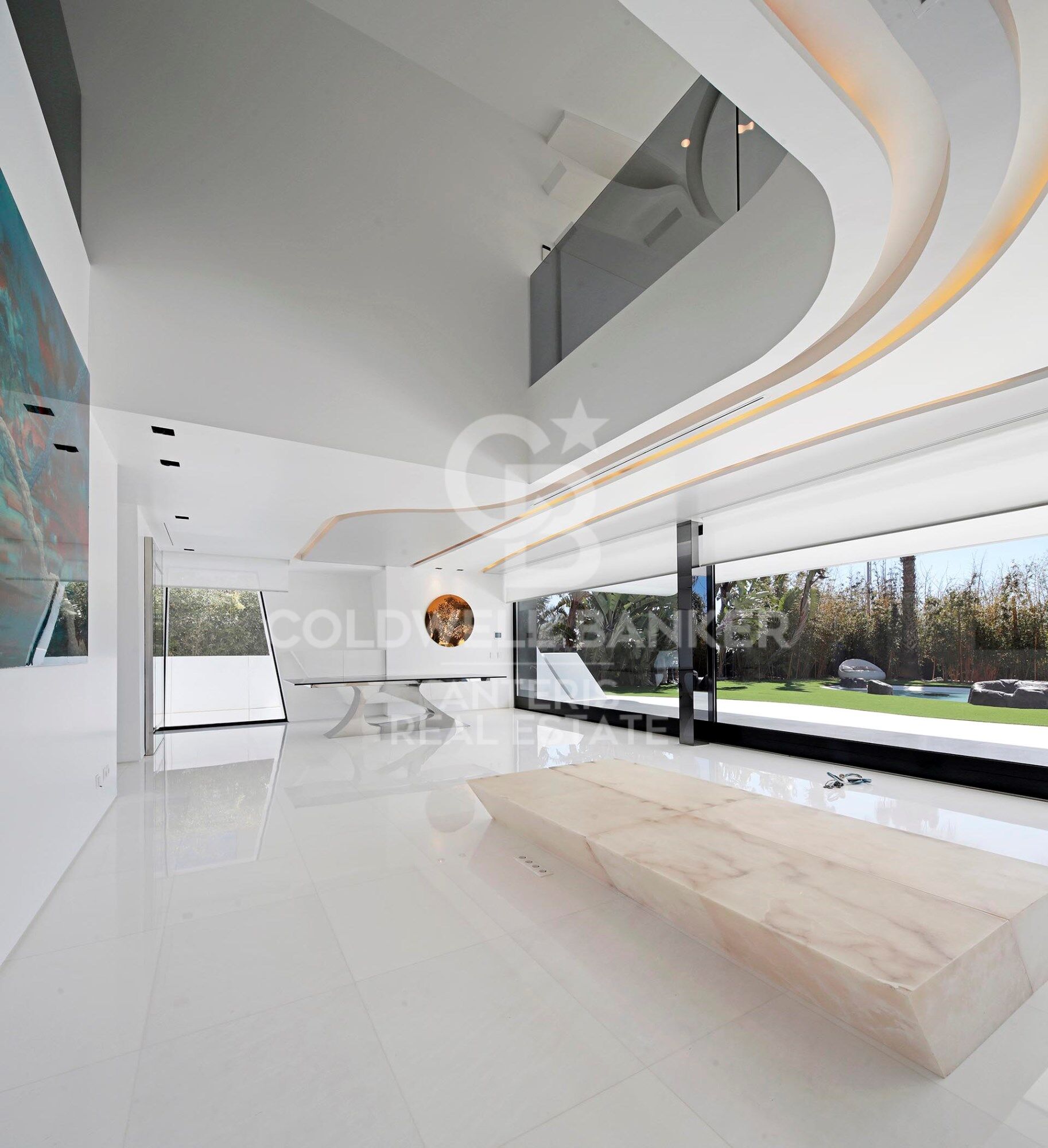 Luxurious Beachfront Oasis: A Spectacular Architectural Marvel in Gava Mar