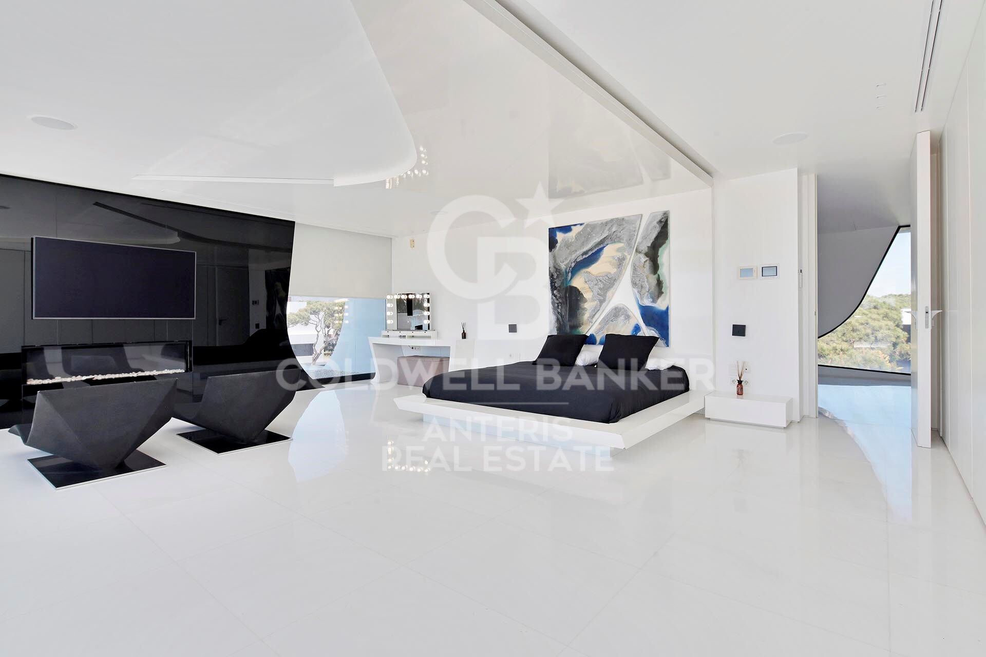 Luxurious Beachfront Oasis: A Spectacular Architectural Marvel in Gava Mar