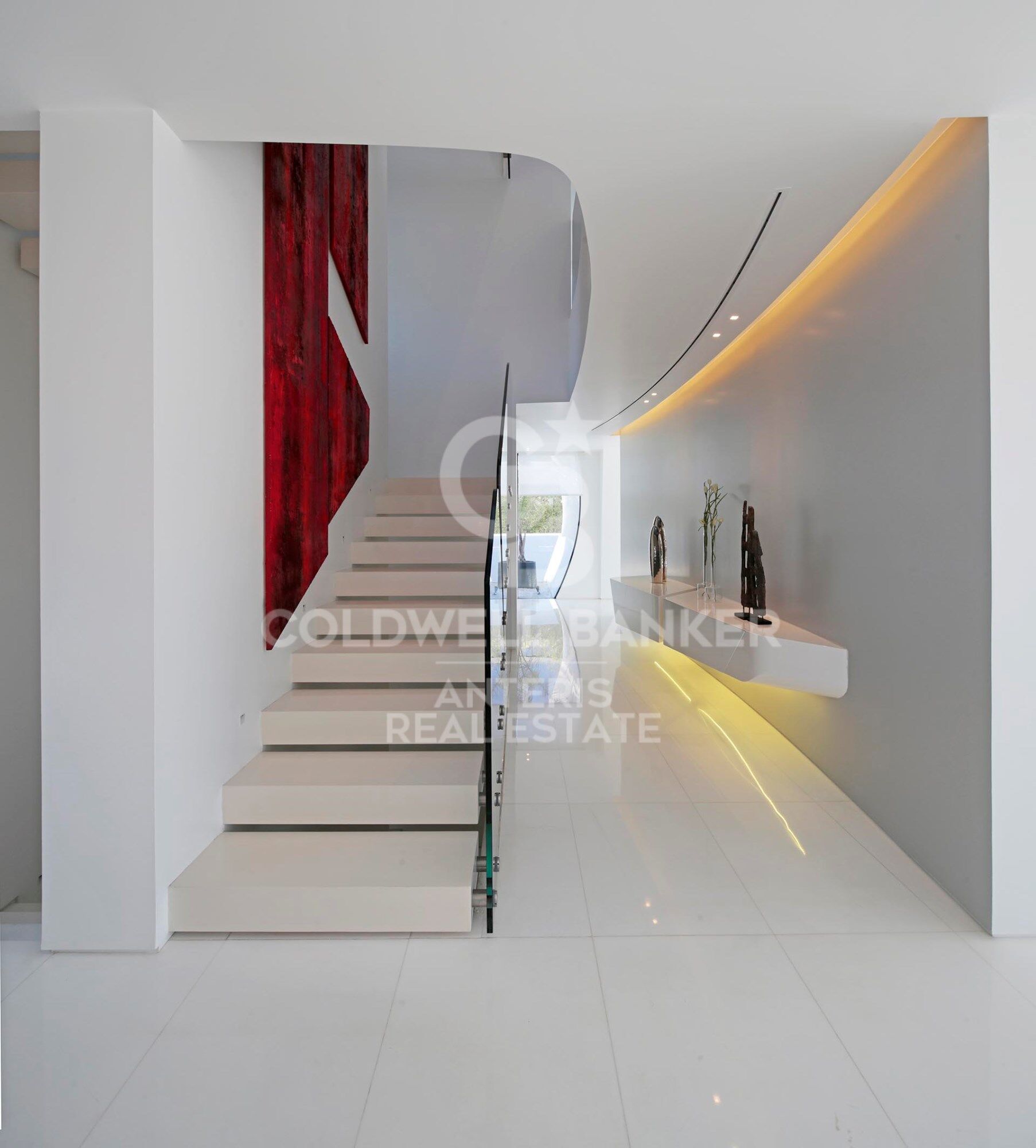 Luxurious Beachfront Oasis: A Spectacular Architectural Marvel in Gava Mar