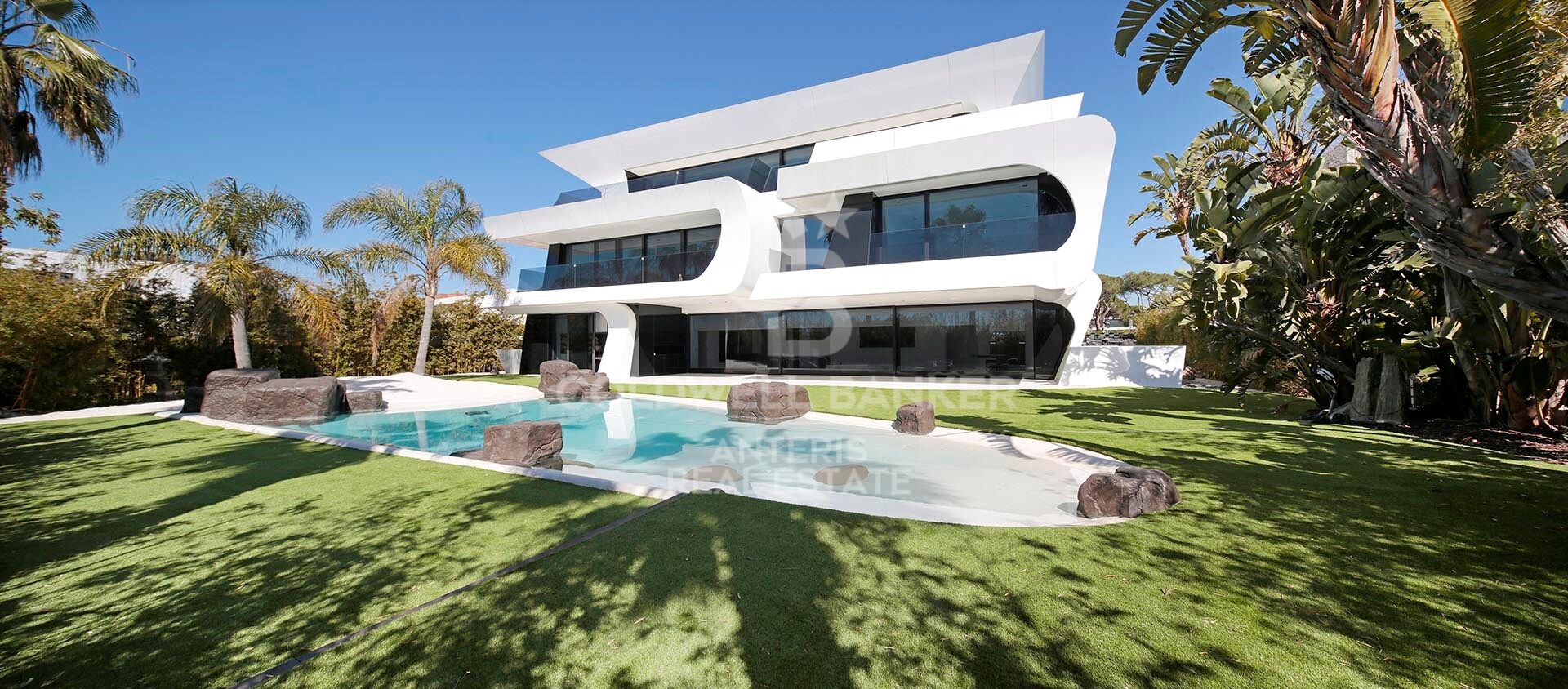 Luxurious Beachfront Oasis: A Spectacular Architectural Marvel in Gava Mar