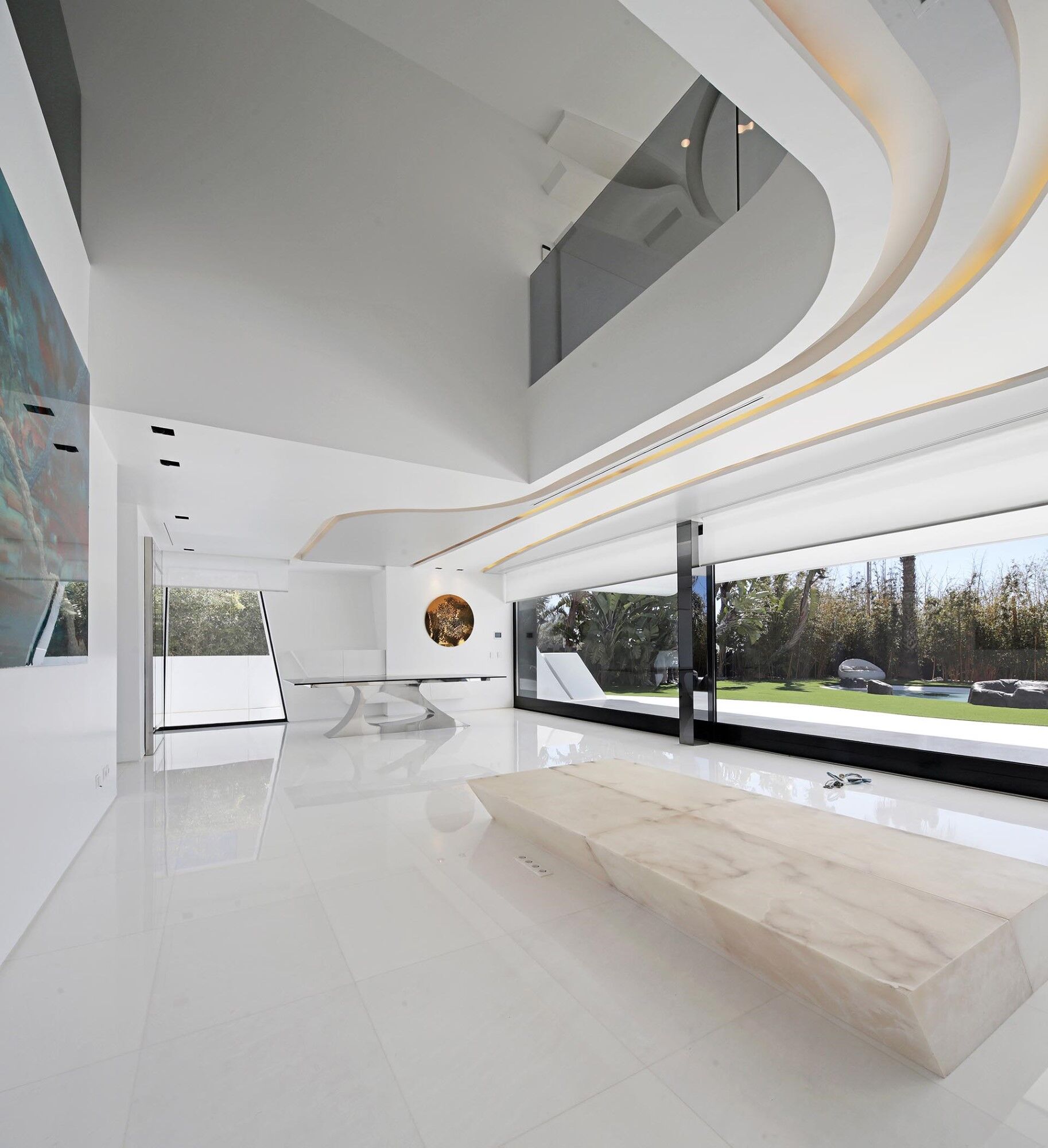 Luxurious Beachfront Oasis: A Spectacular Architectural Marvel in Gava Mar