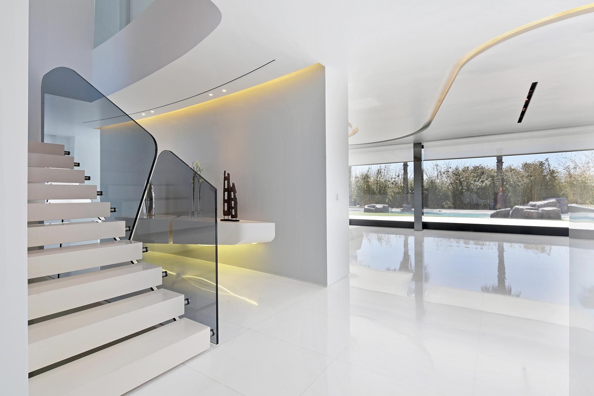 Luxurious Beachfront Oasis: A Spectacular Architectural Marvel in Gava Mar