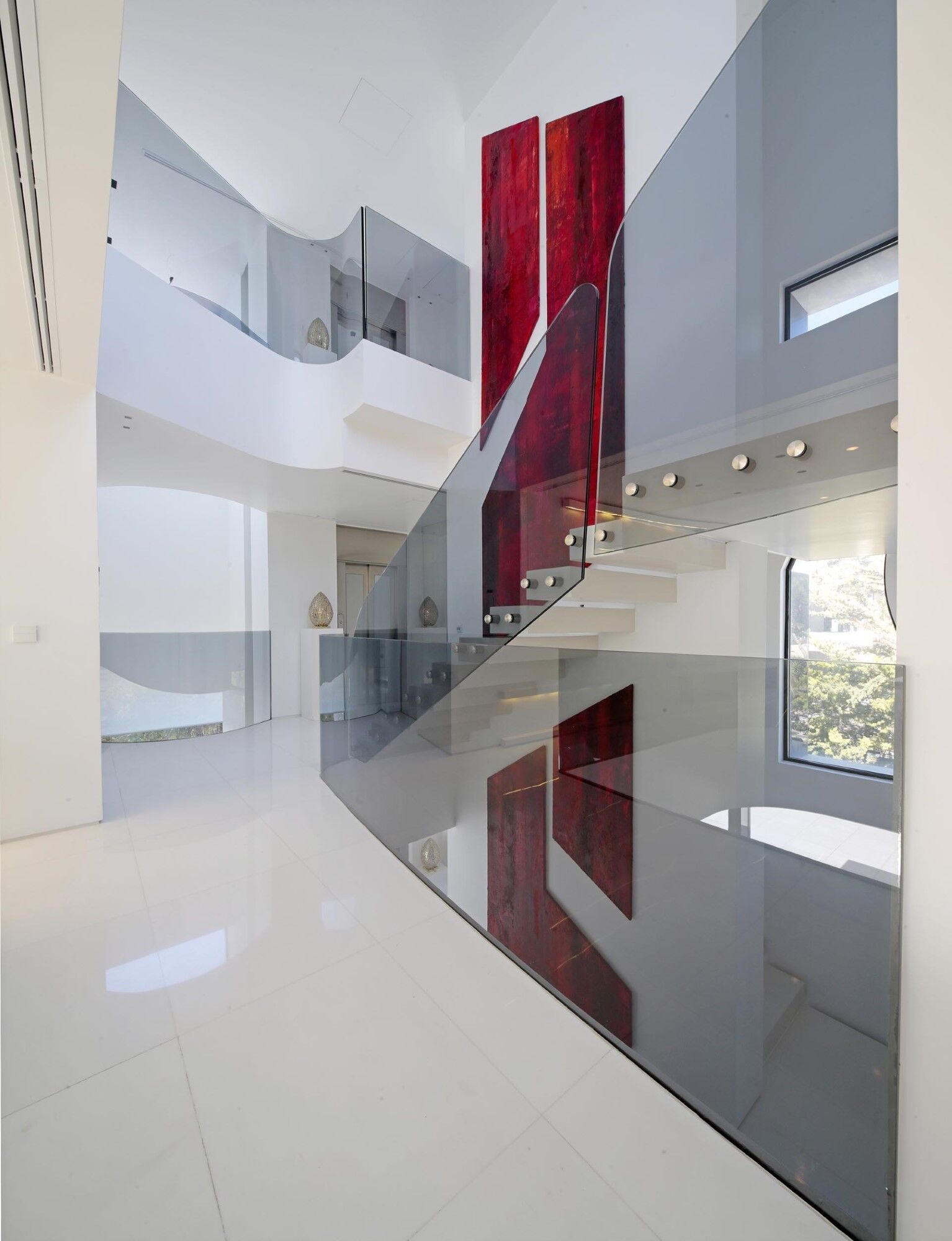 Luxurious Beachfront Oasis: A Spectacular Architectural Marvel in Gava Mar