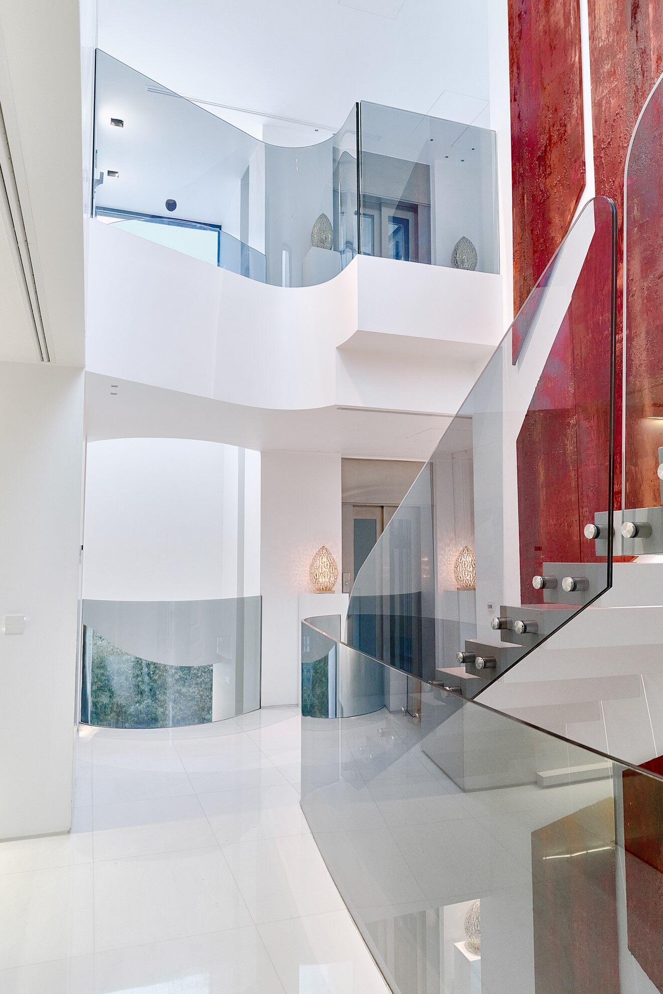 Luxurious Beachfront Oasis: A Spectacular Architectural Marvel in Gava Mar
