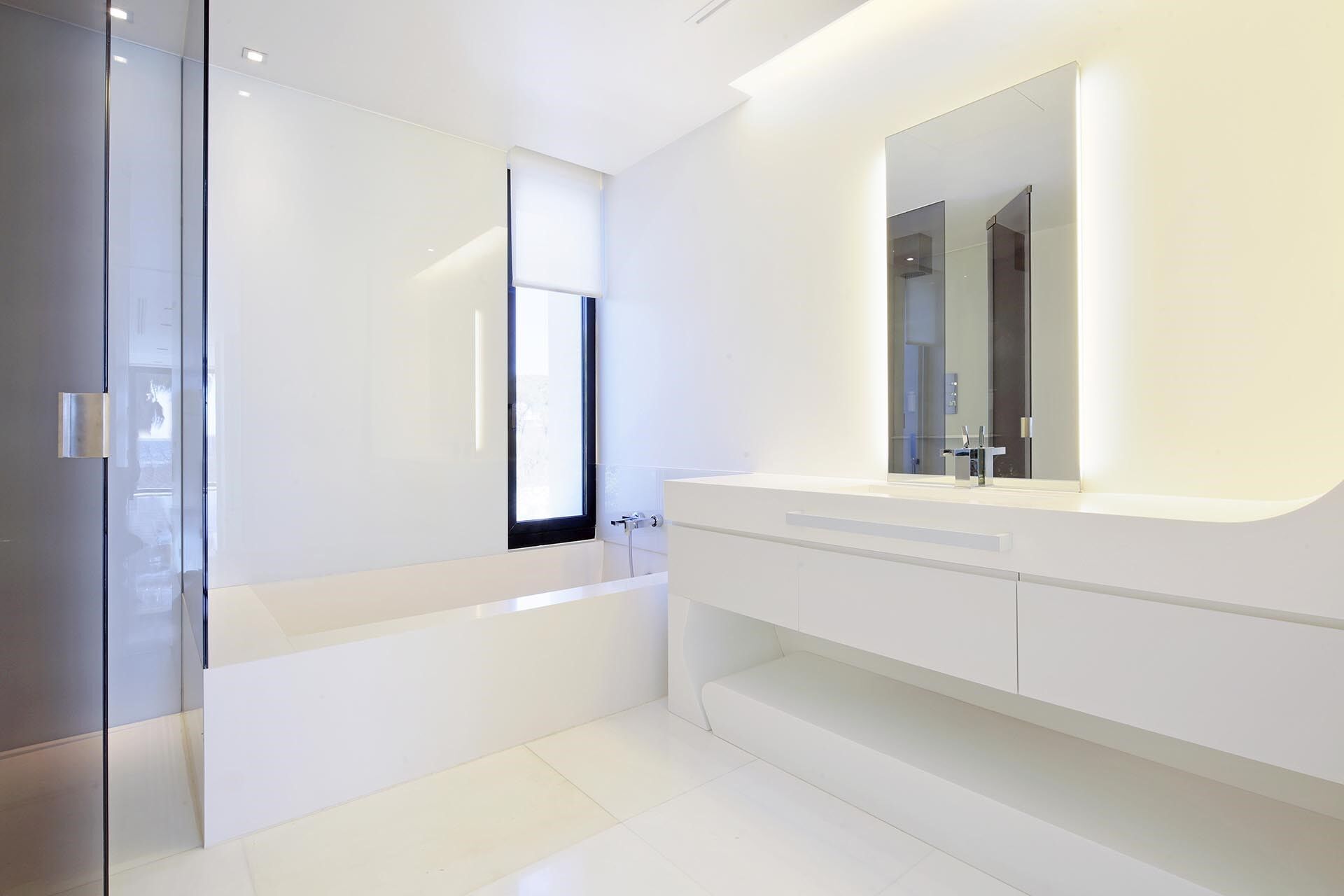 Luxurious Beachfront Oasis: A Spectacular Architectural Marvel in Gava Mar
