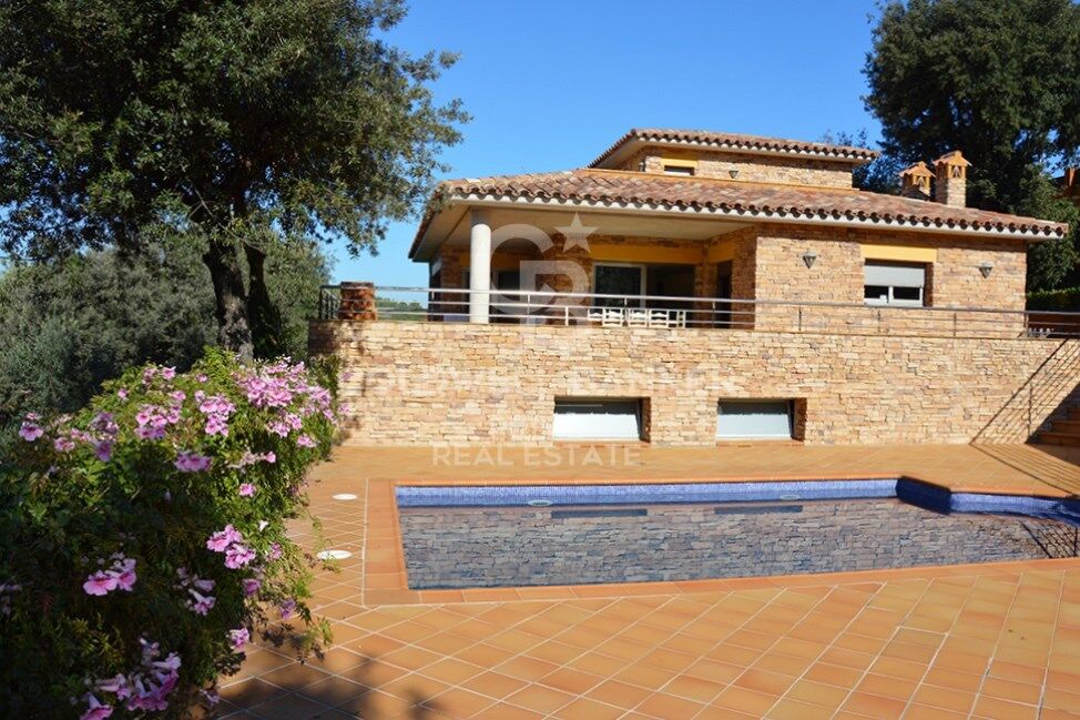 For sale, a charming detached house in the Begur residential area