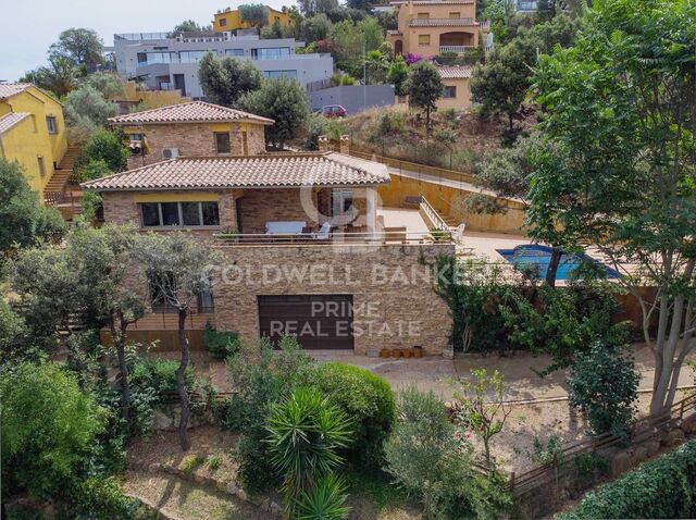 For sale, a charming detached house in the Begur residential area