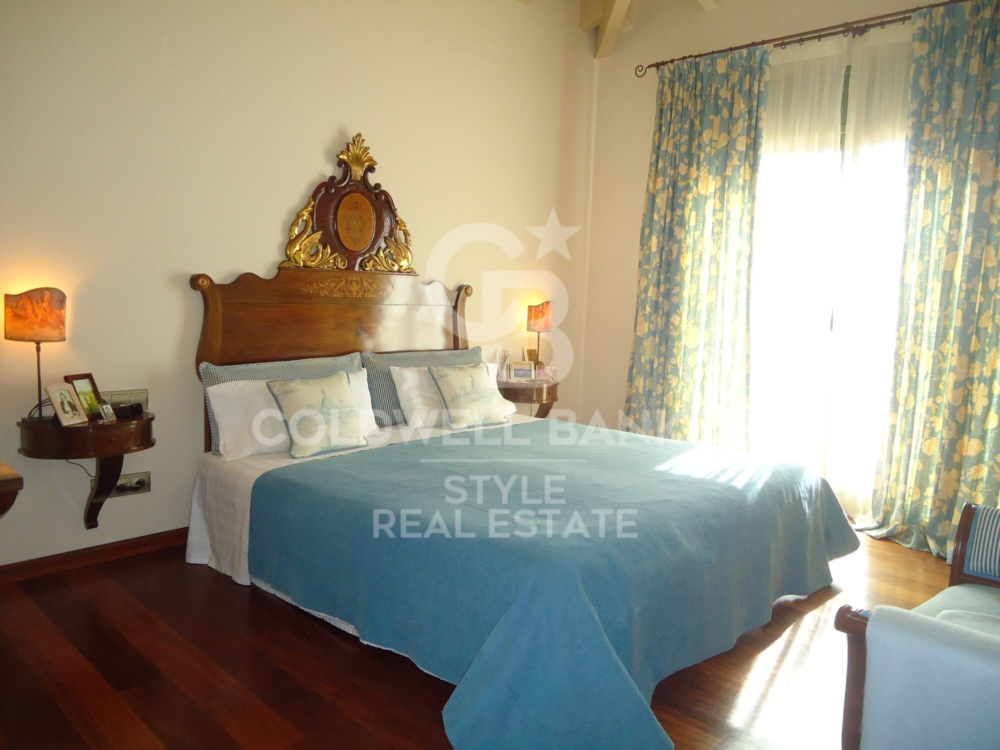 Magnificent property with excellent views