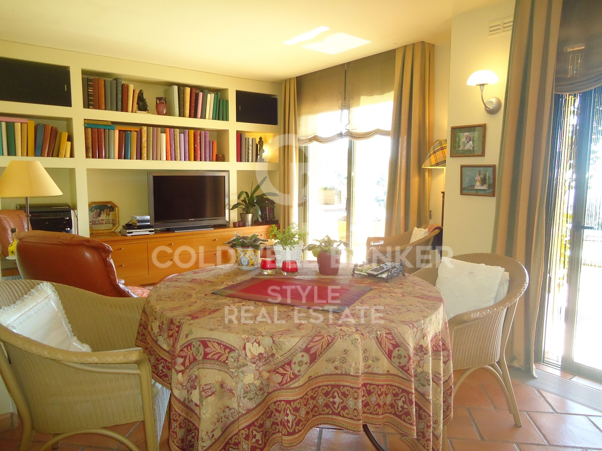 Magnificent property with excellent views