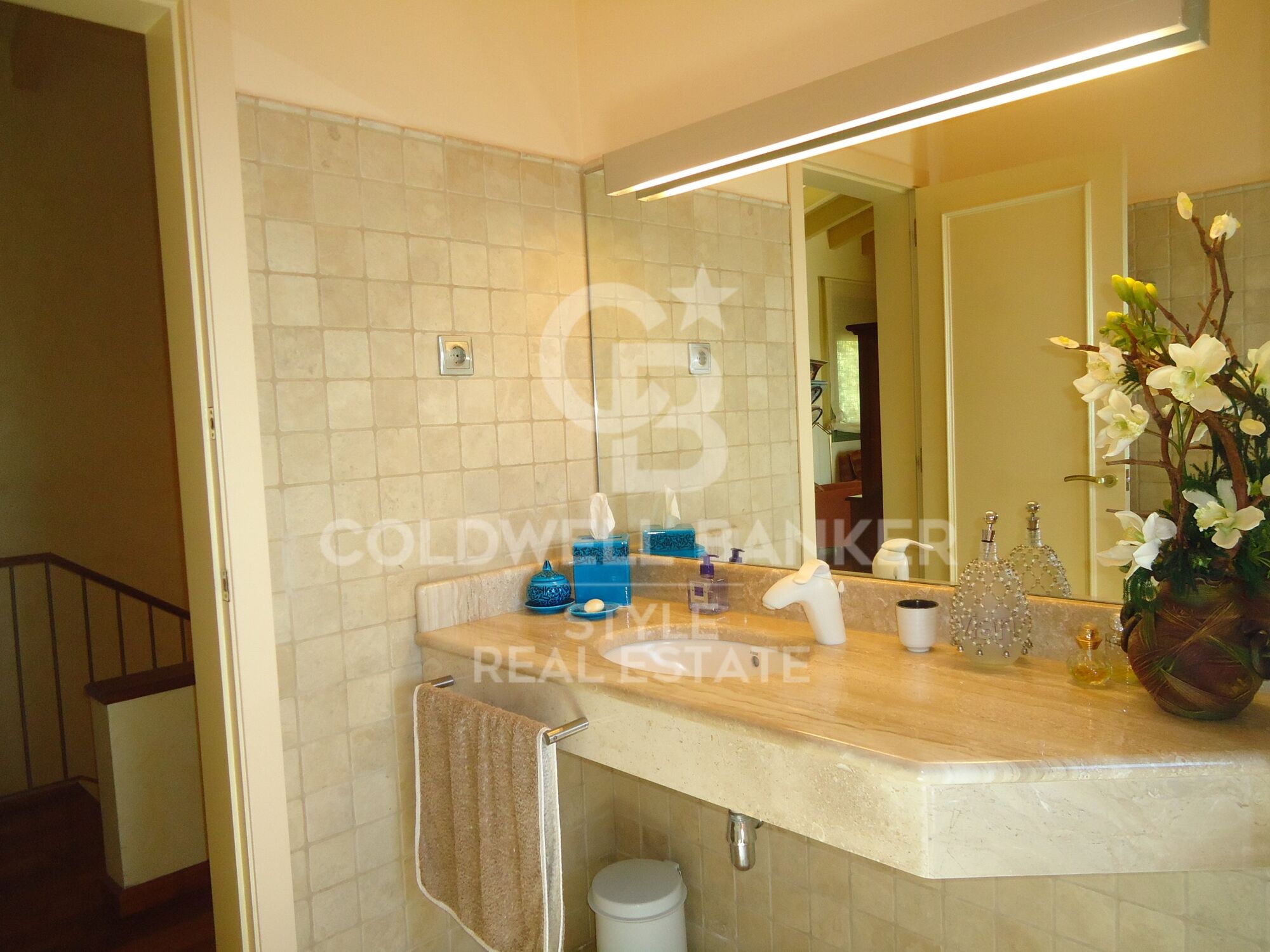 Magnificent property with excellent views