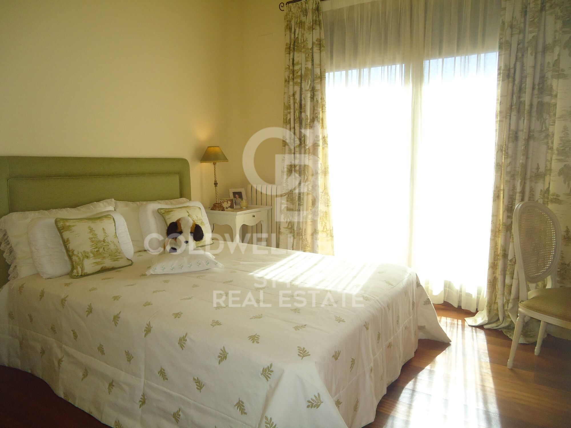 Magnificent property with excellent views