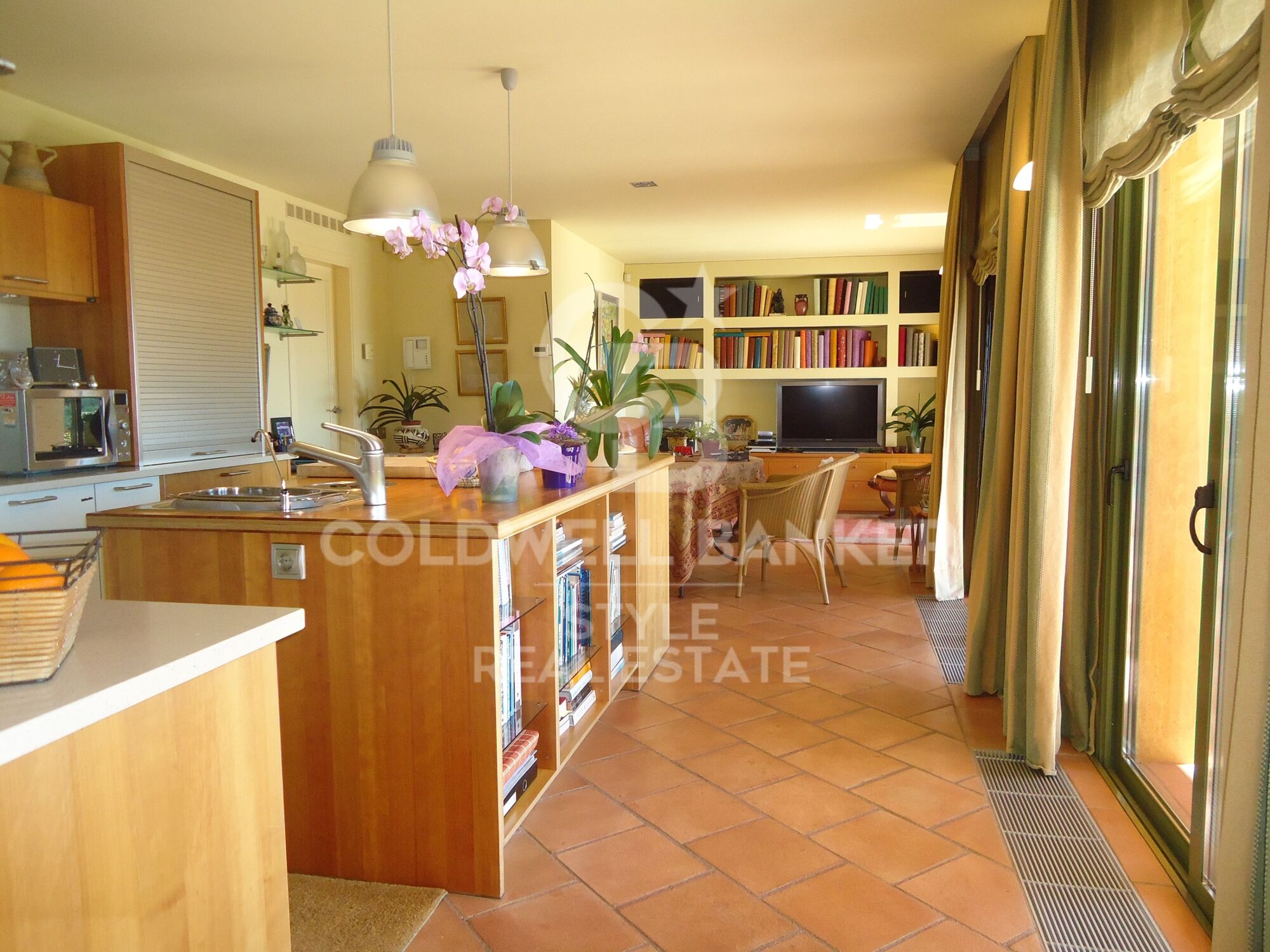 Magnificent property with excellent views