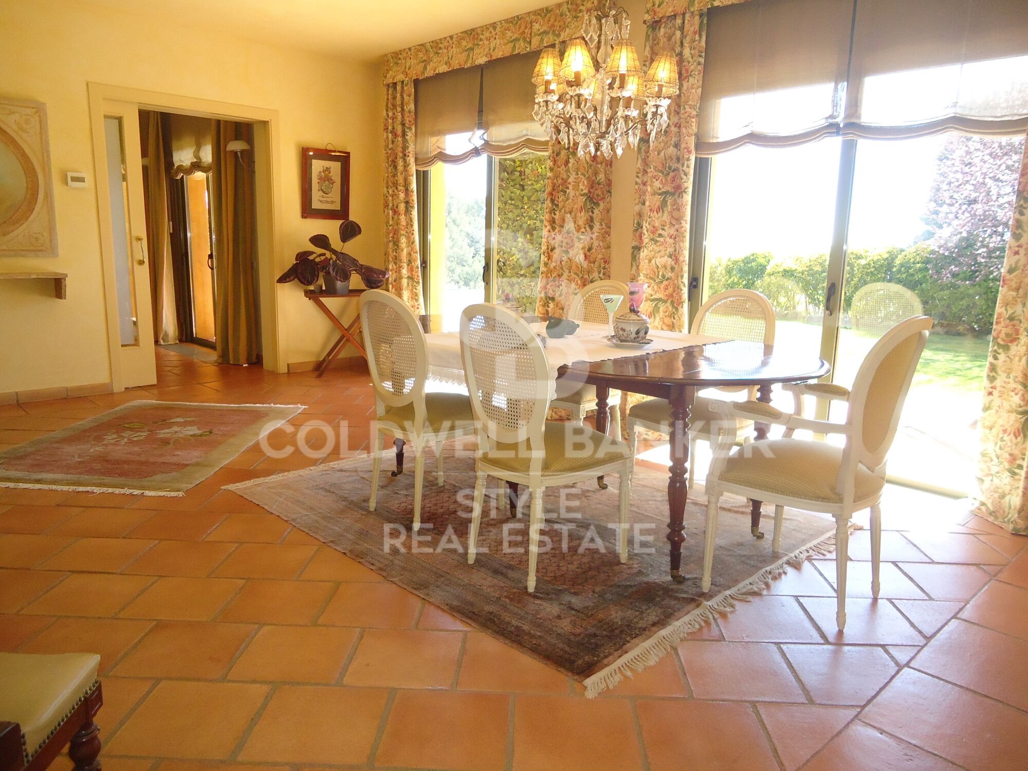 Magnificent property with excellent views