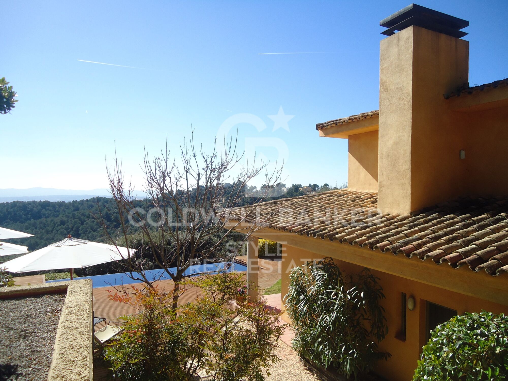 Magnificent property with excellent views