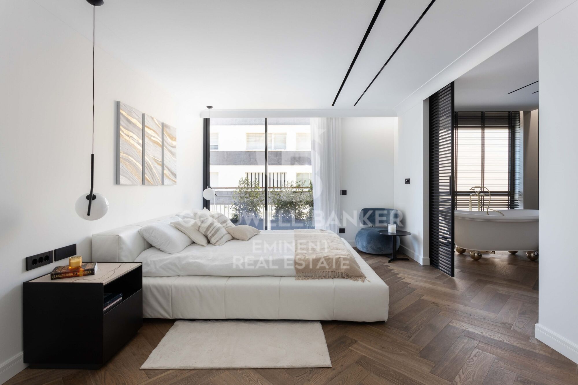 MAGNIFICENT APARTMENT ON VIA AUGUSTA - GANDUXER.