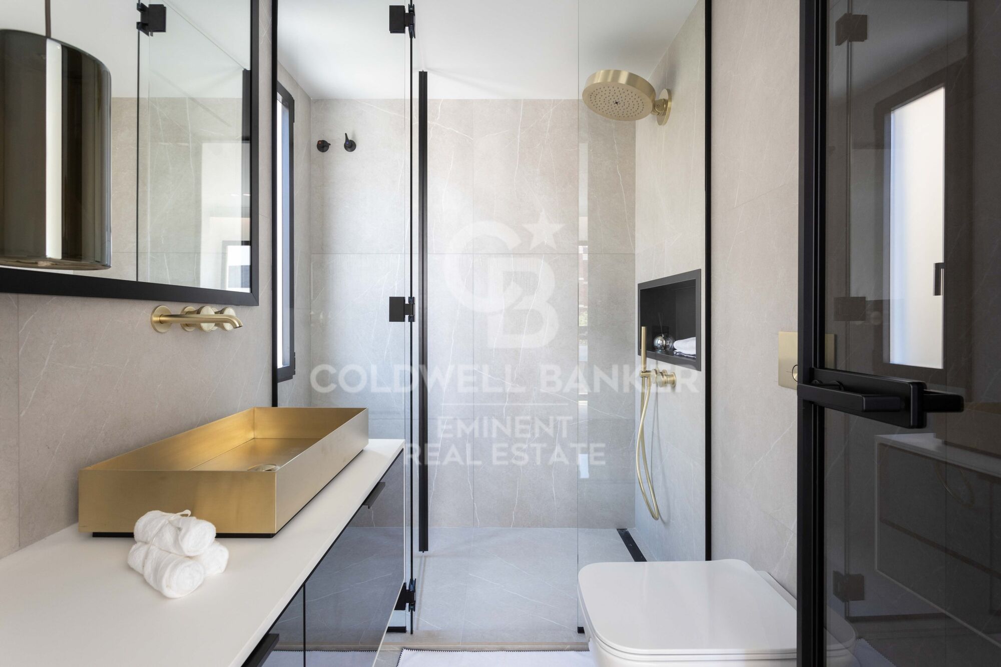 MAGNIFIQUE APPARTEMENT SUR VIA AUGUSTA - GANDUXER.