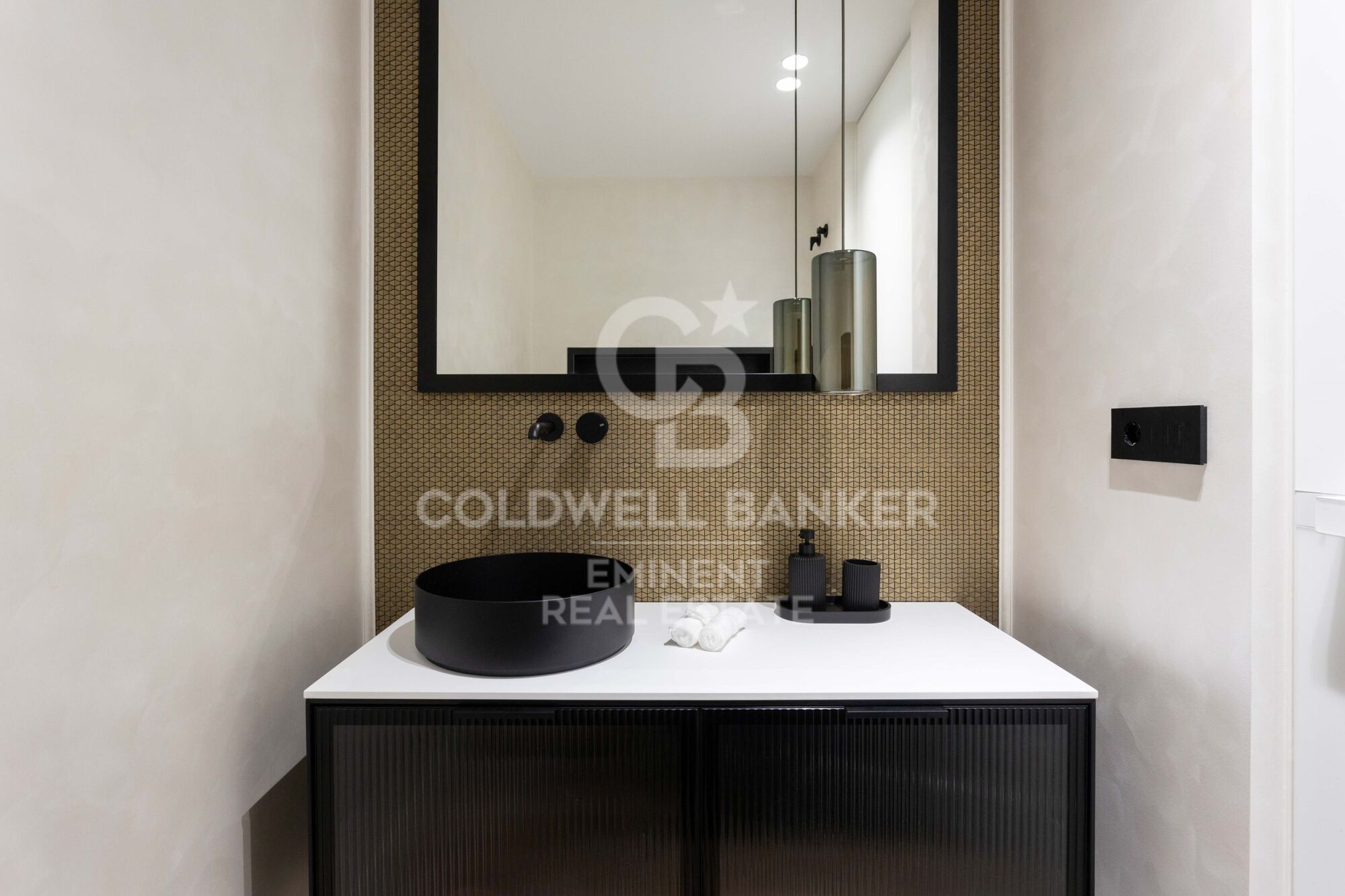 MAGNIFIQUE APPARTEMENT SUR VIA AUGUSTA - GANDUXER.