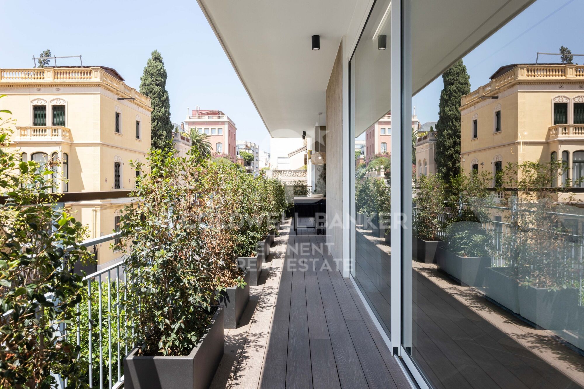 MAGNIFIQUE APPARTEMENT SUR VIA AUGUSTA - GANDUXER.