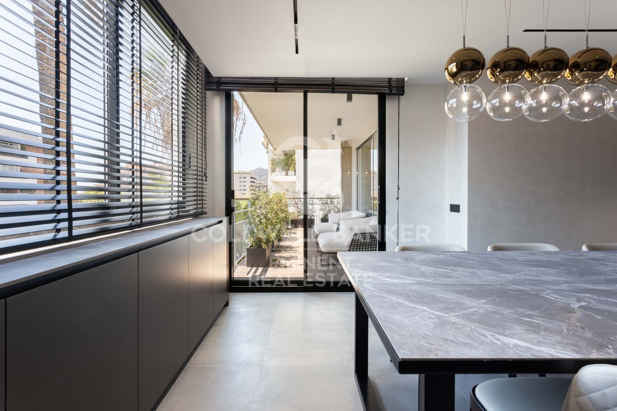 MAGNIFIQUE APPARTEMENT SUR VIA AUGUSTA - GANDUXER.