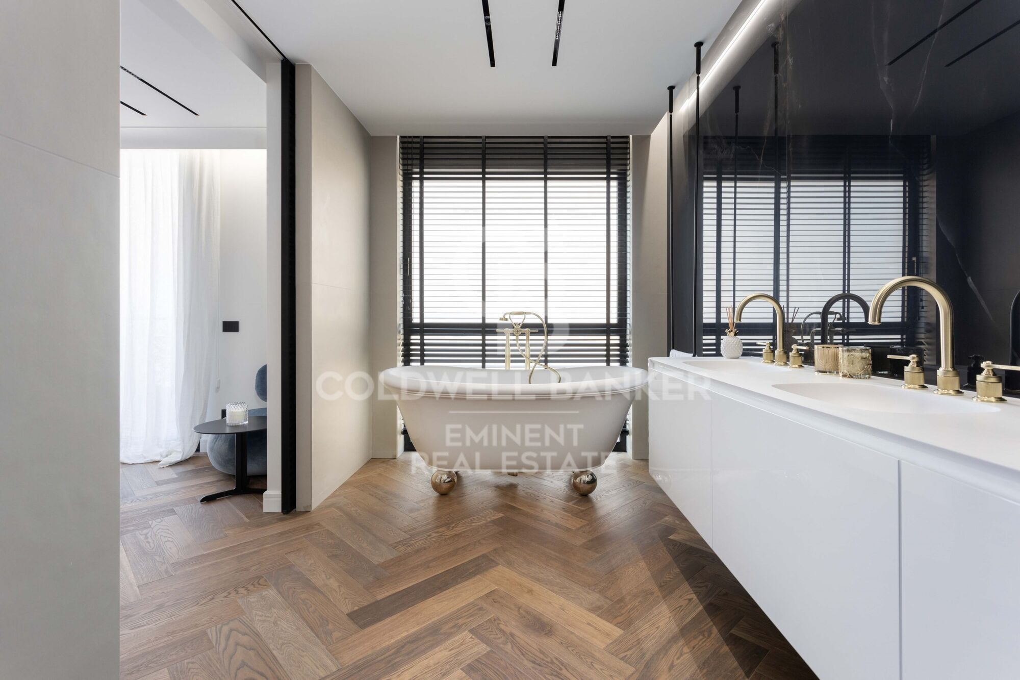 MAGNIFIQUE APPARTEMENT SUR VIA AUGUSTA - GANDUXER.