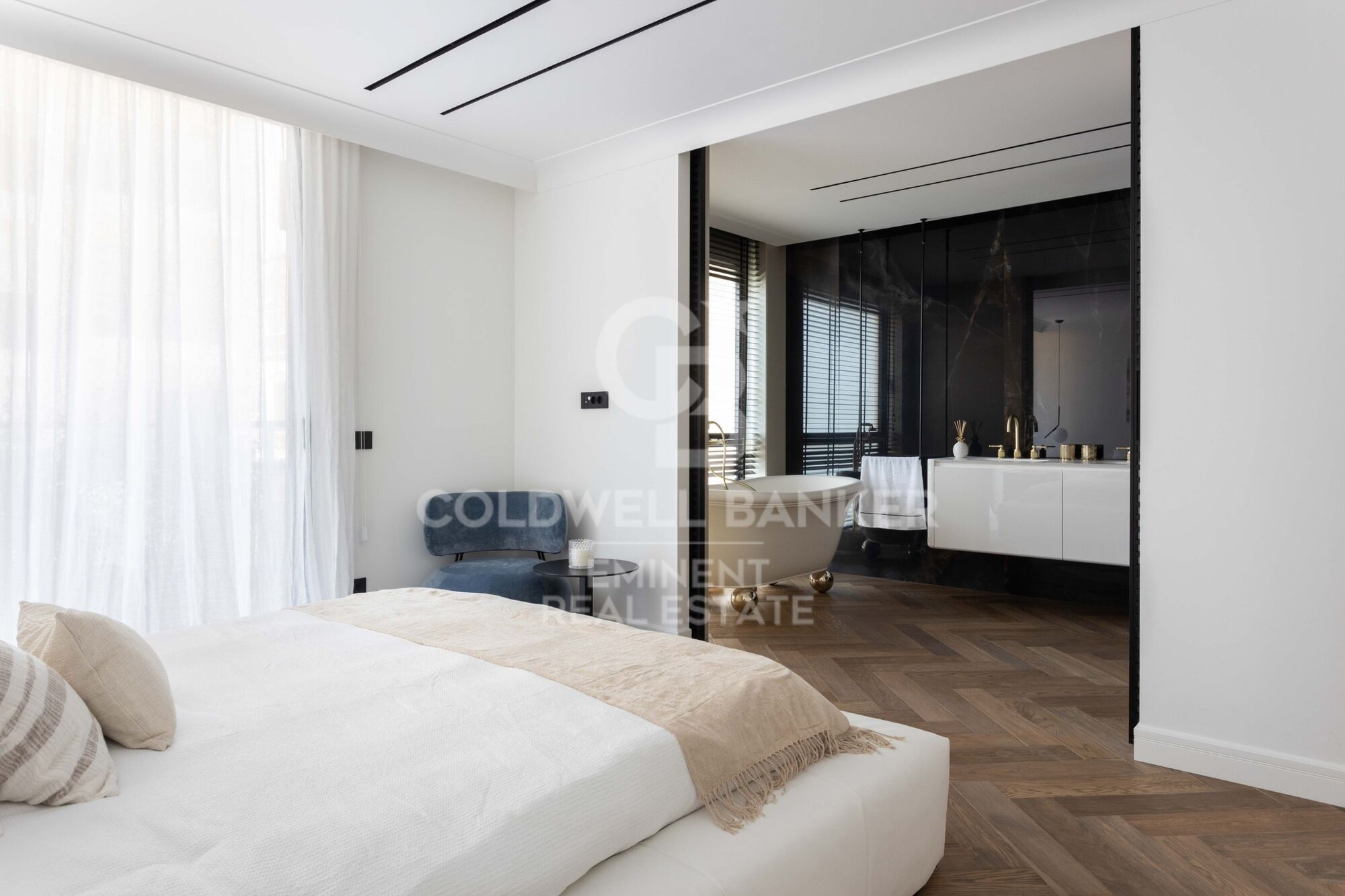 MAGNIFIQUE APPARTEMENT SUR VIA AUGUSTA - GANDUXER.