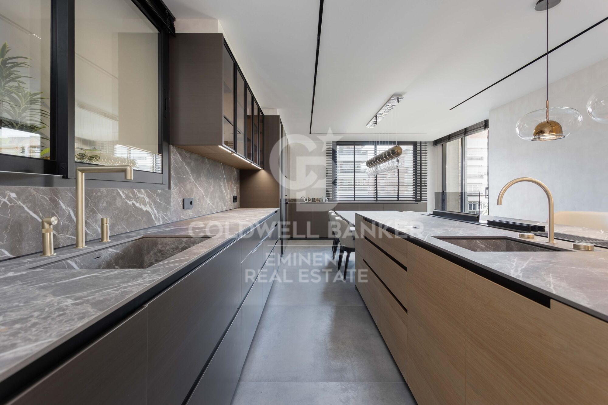 MAGNIFIQUE APPARTEMENT SUR VIA AUGUSTA - GANDUXER.