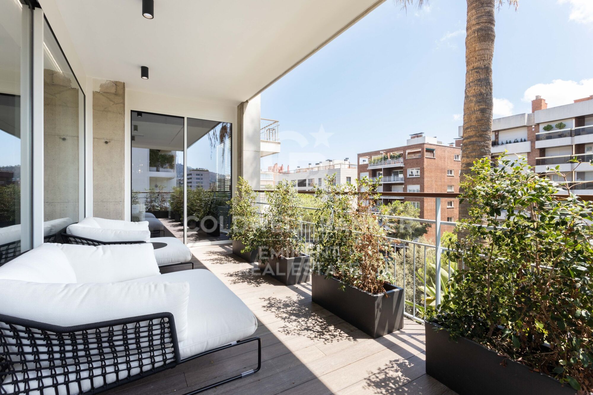 MAGNIFIQUE APPARTEMENT SUR VIA AUGUSTA - GANDUXER.