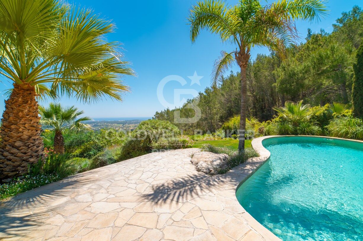 Exclusiva casa de campo con fantásticas vistas al mar y licencia de alquiler