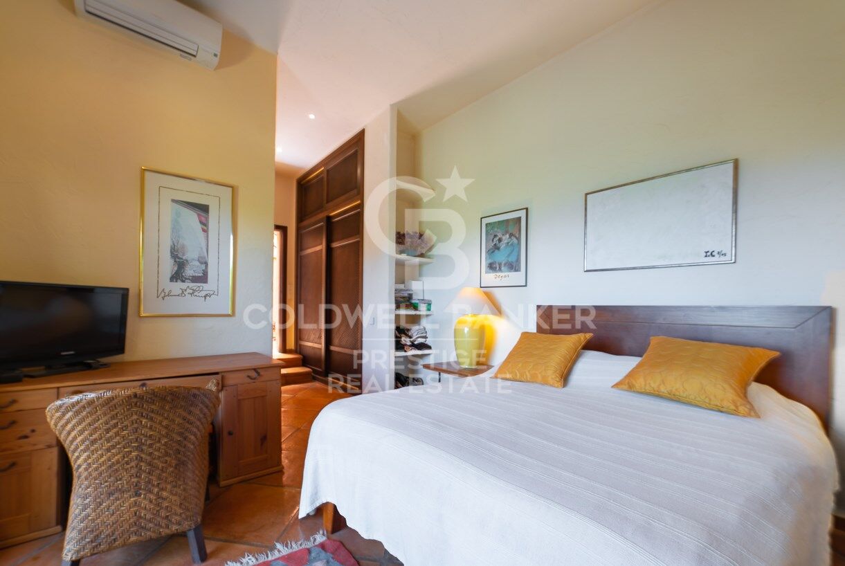 Exclusive country house with fantastic sea views and rental license