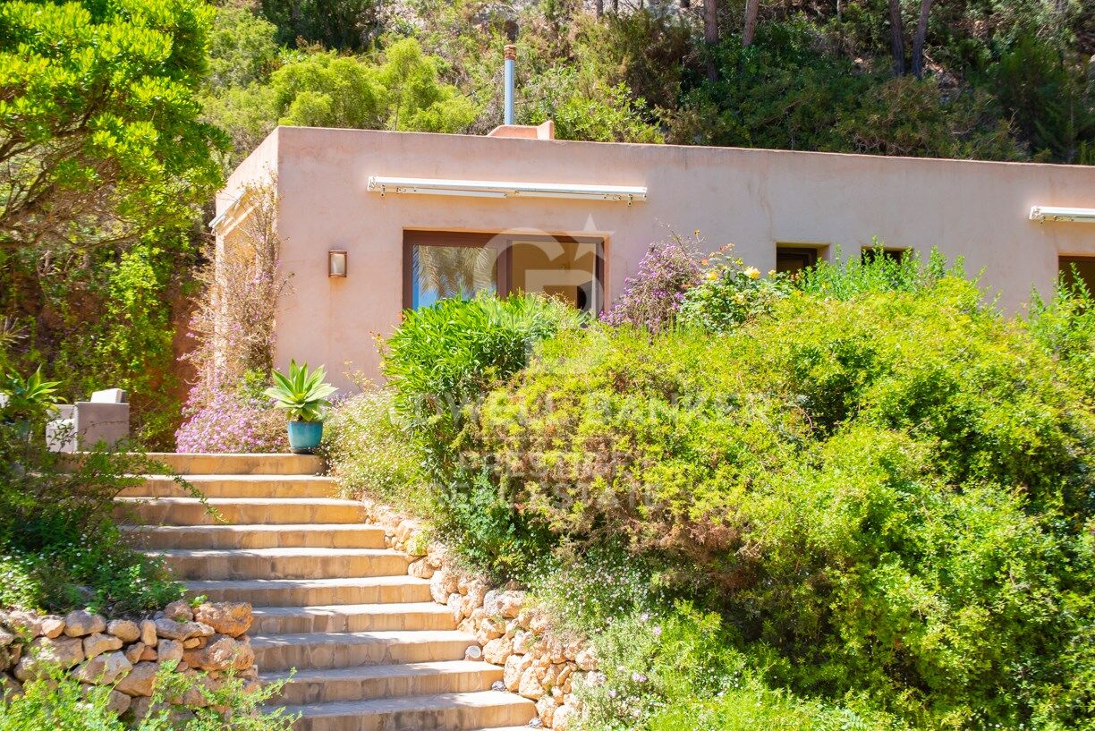 Maison de campagne exclusive avec vue fantastique sur la mer et licence de location