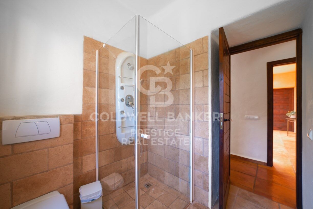 Maison de campagne exclusive avec vue fantastique sur la mer et licence de location