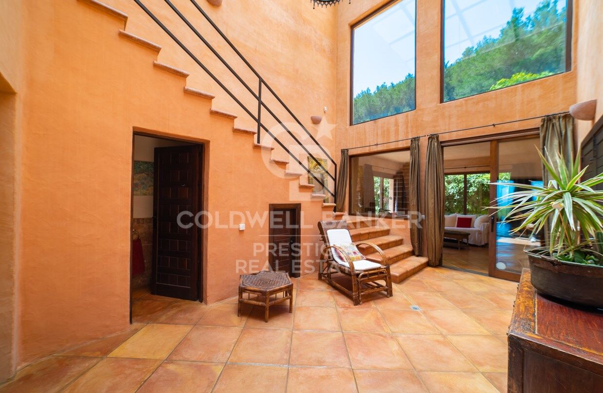 Exclusive country house with fantastic sea views and rental license