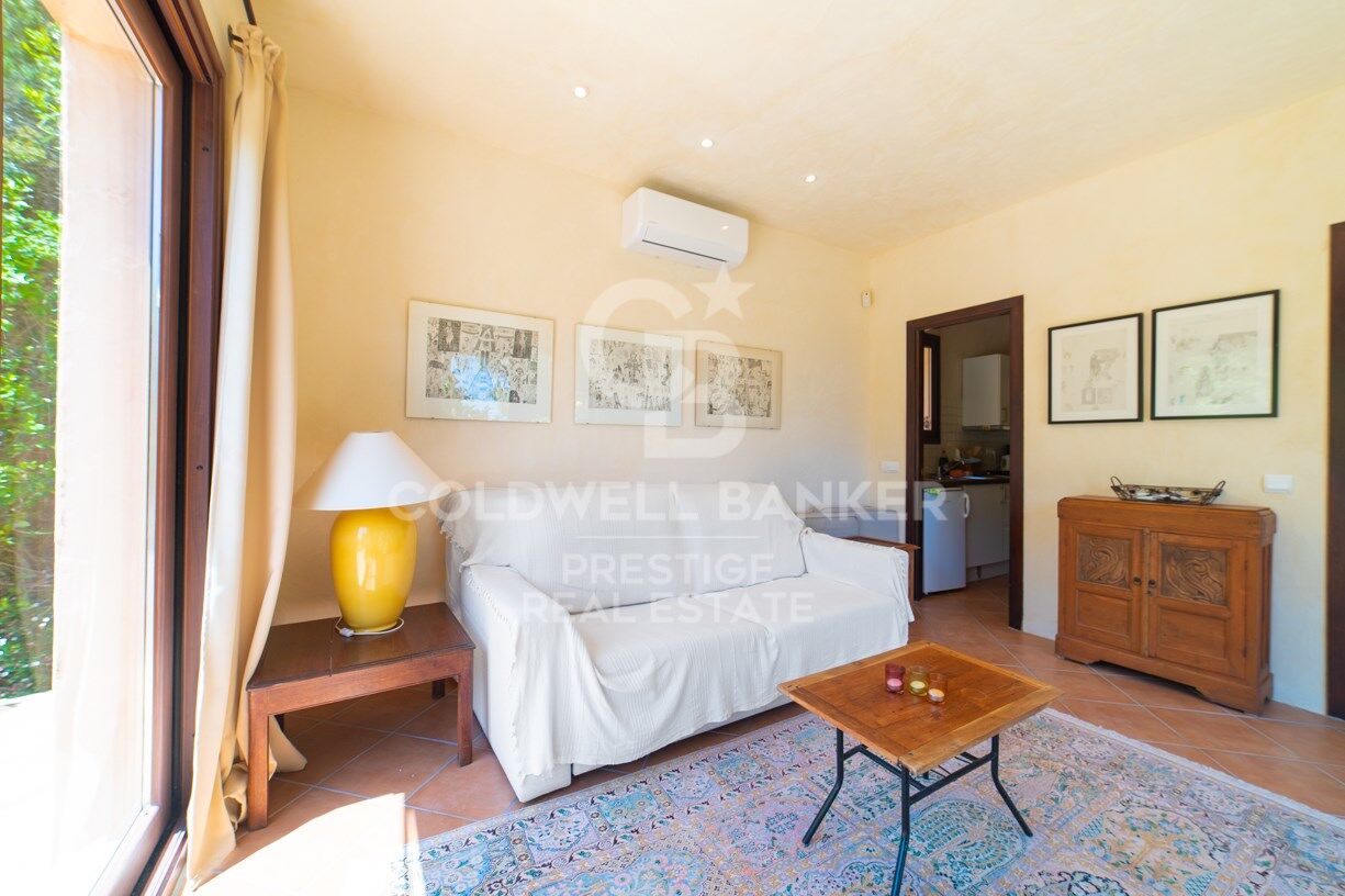 Exclusive country house with fantastic sea views and rental license