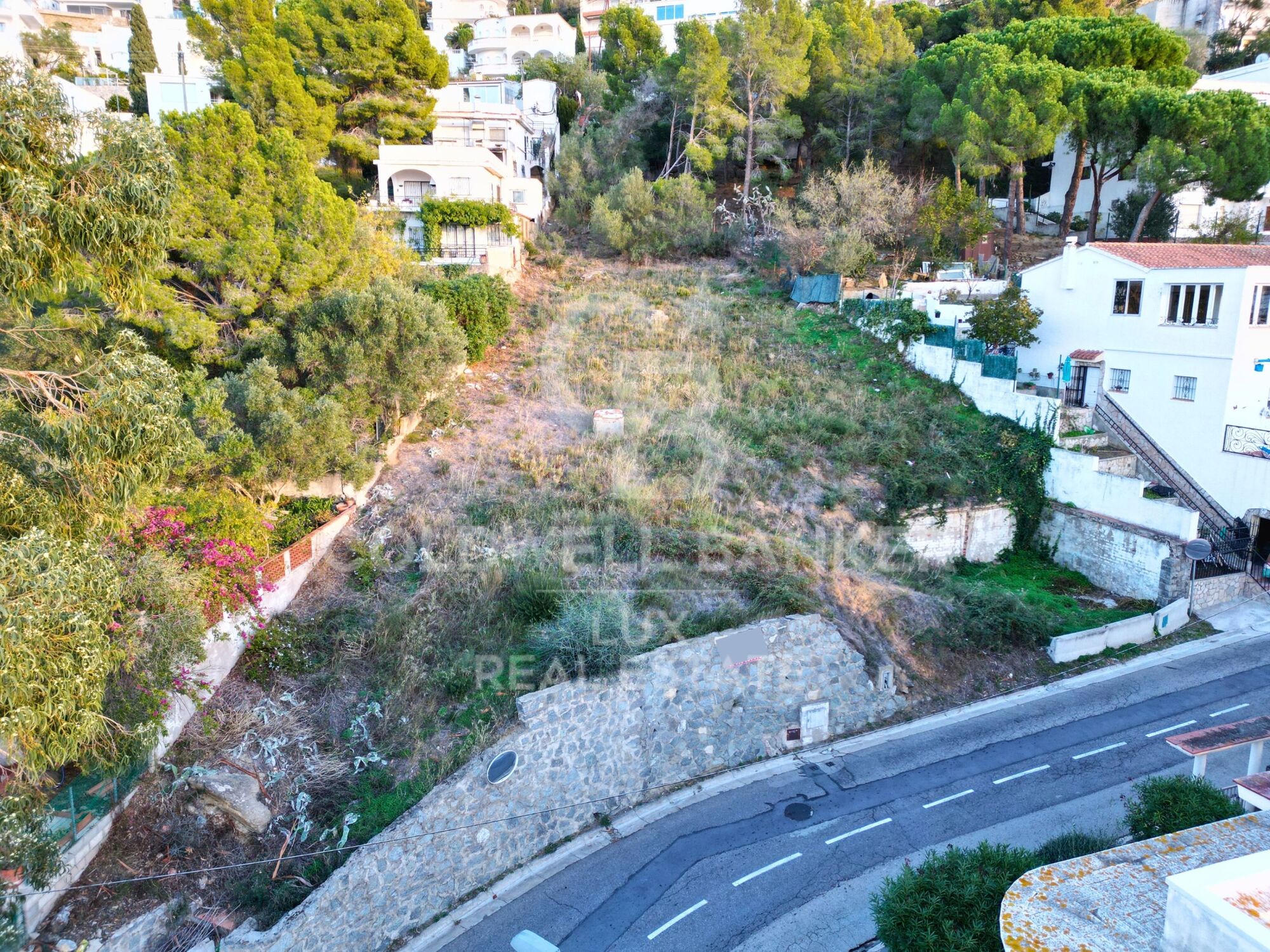 Plot of 929 m2 in Roses, possibility to build