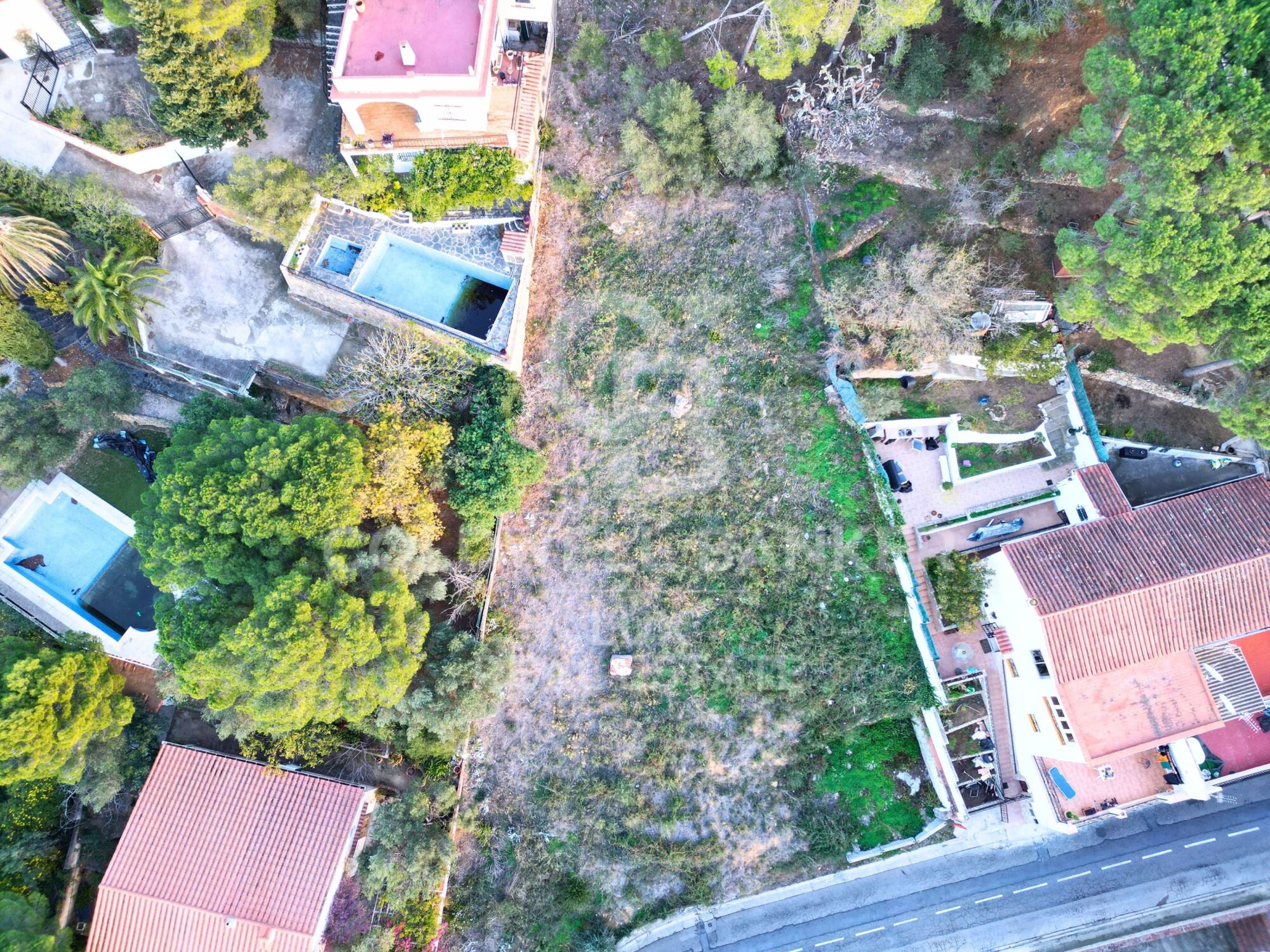 Plot of 929 m2 in Roses, possibility to build