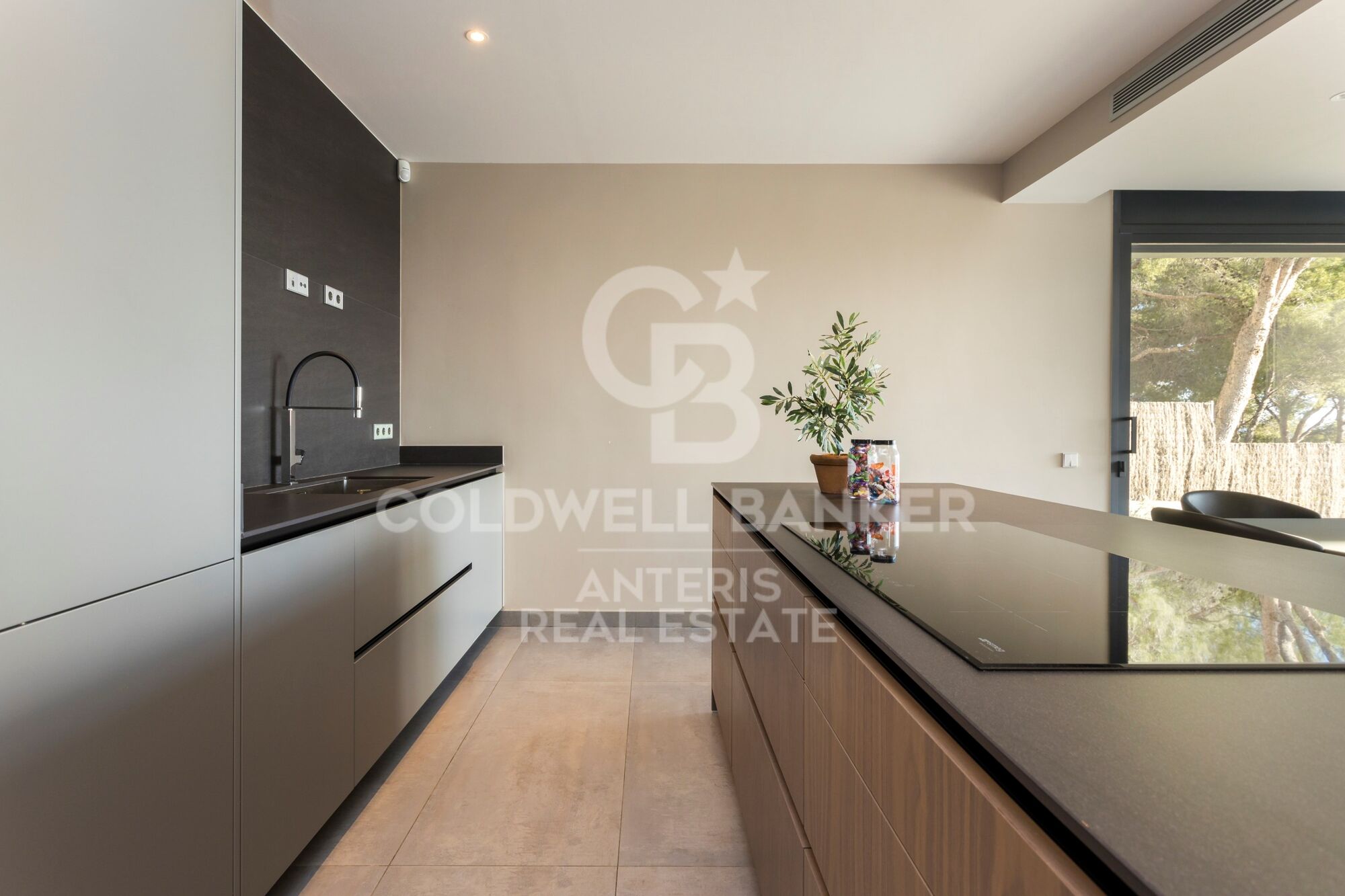 Luxury mansion on the Costa Dorada