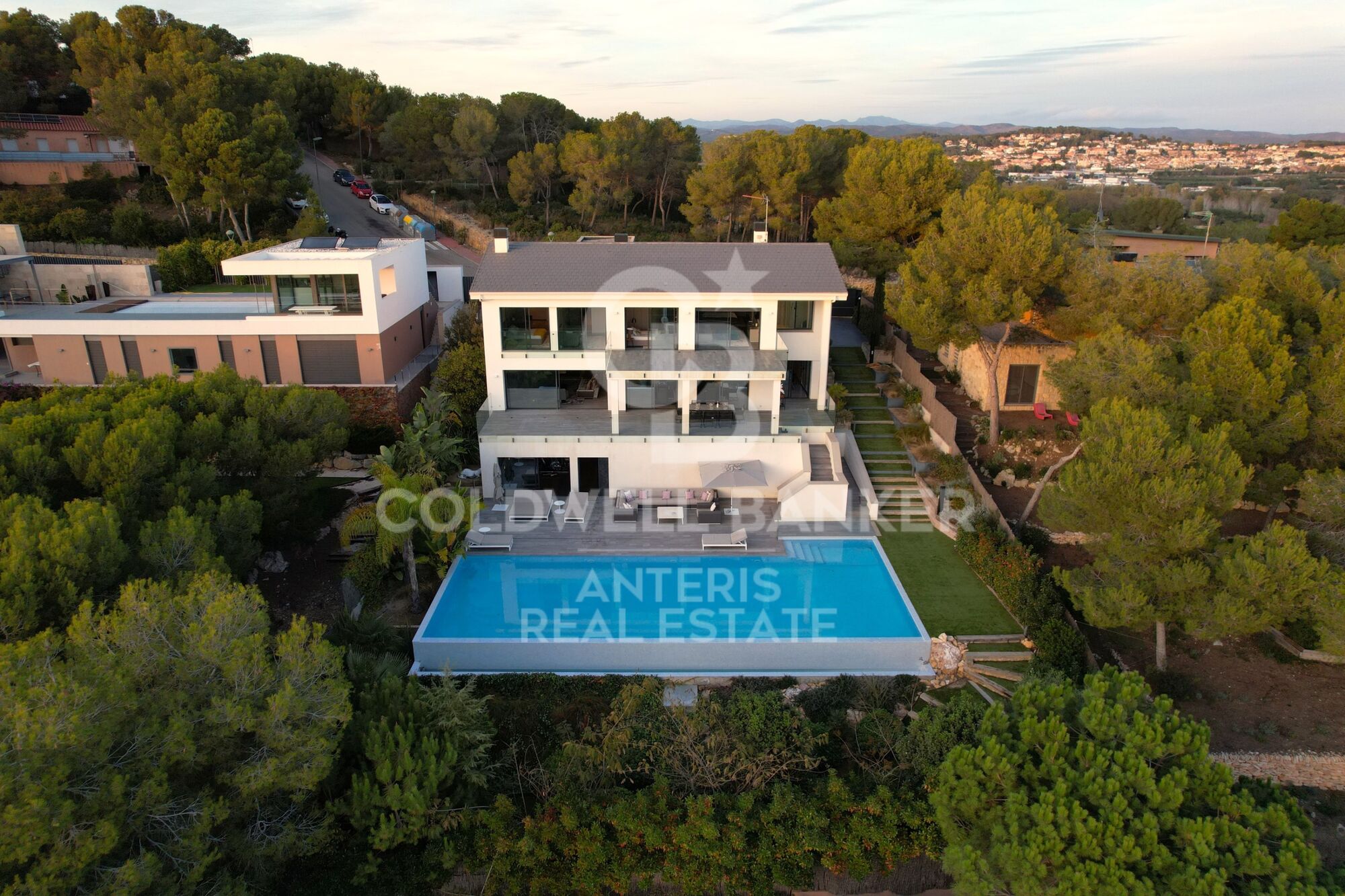 Luxury mansion on the Costa Dorada