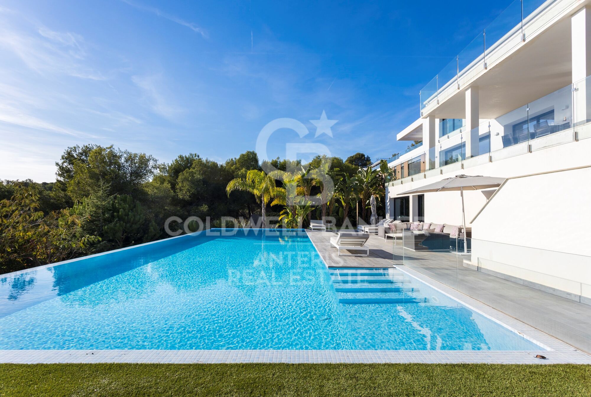 Luxury mansion on the Costa Dorada