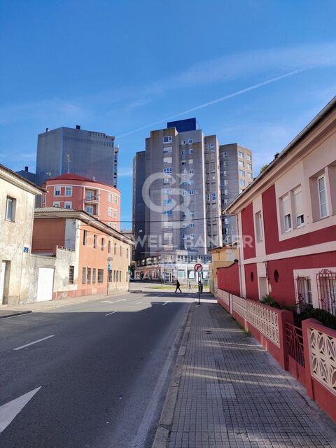 Piso para reformar muy cerca del centro de La Coruña, en venta