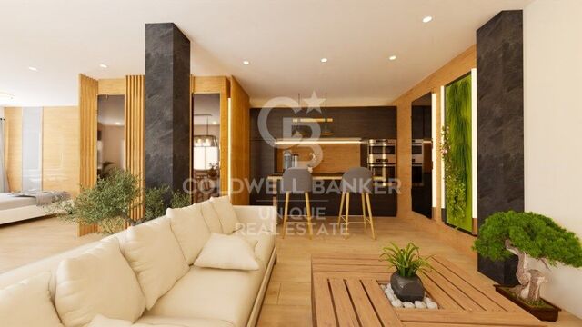 Luminous penthouse for sale to renovate in Lista