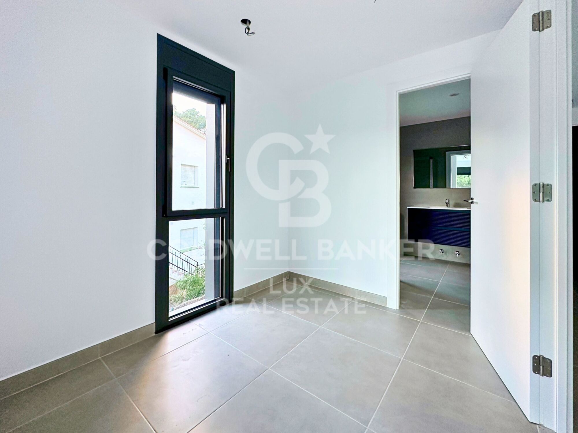 Luxury villa with sea view in Llançà, new construction