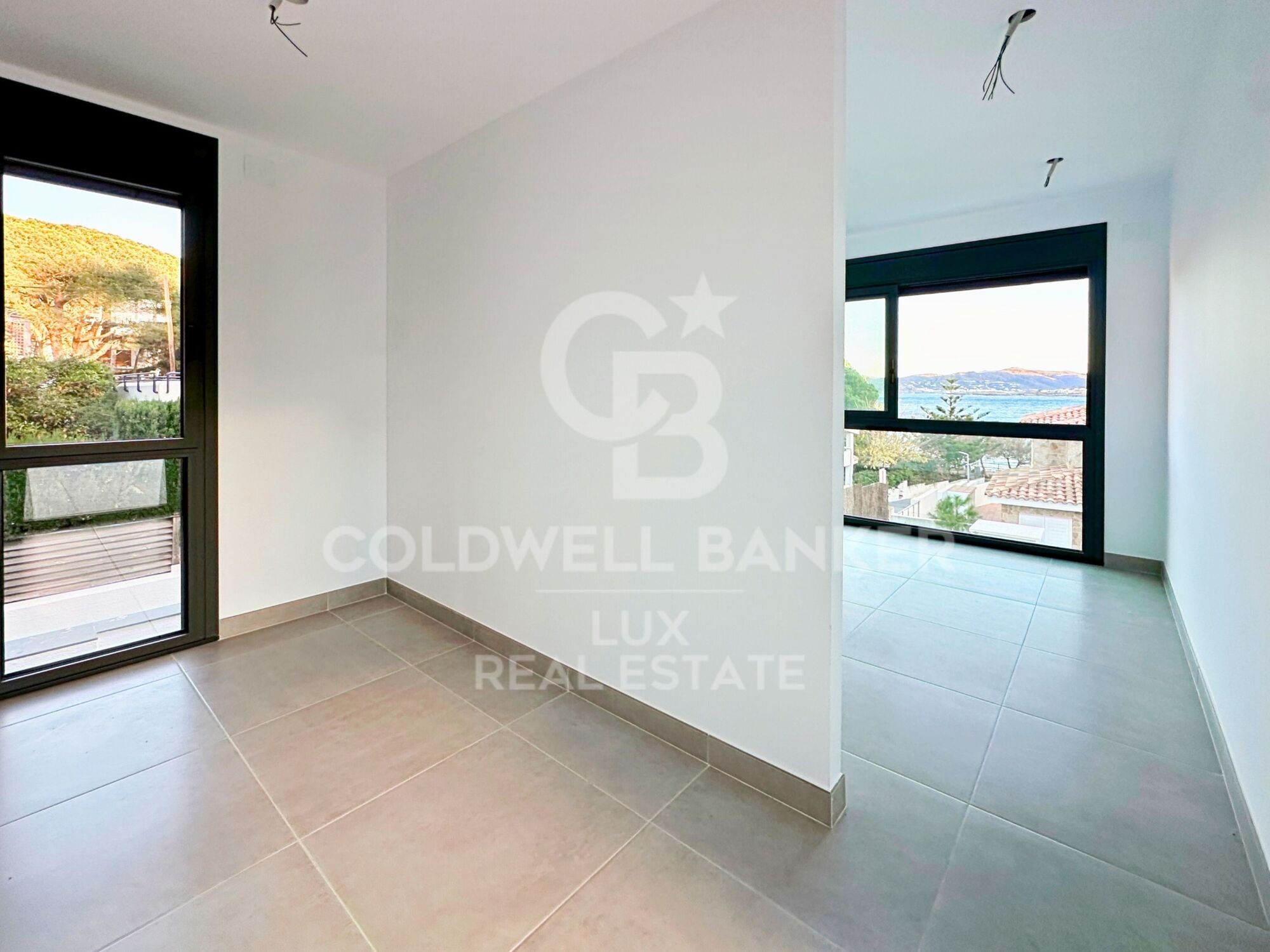 Luxury villa with sea view in Llançà, new construction