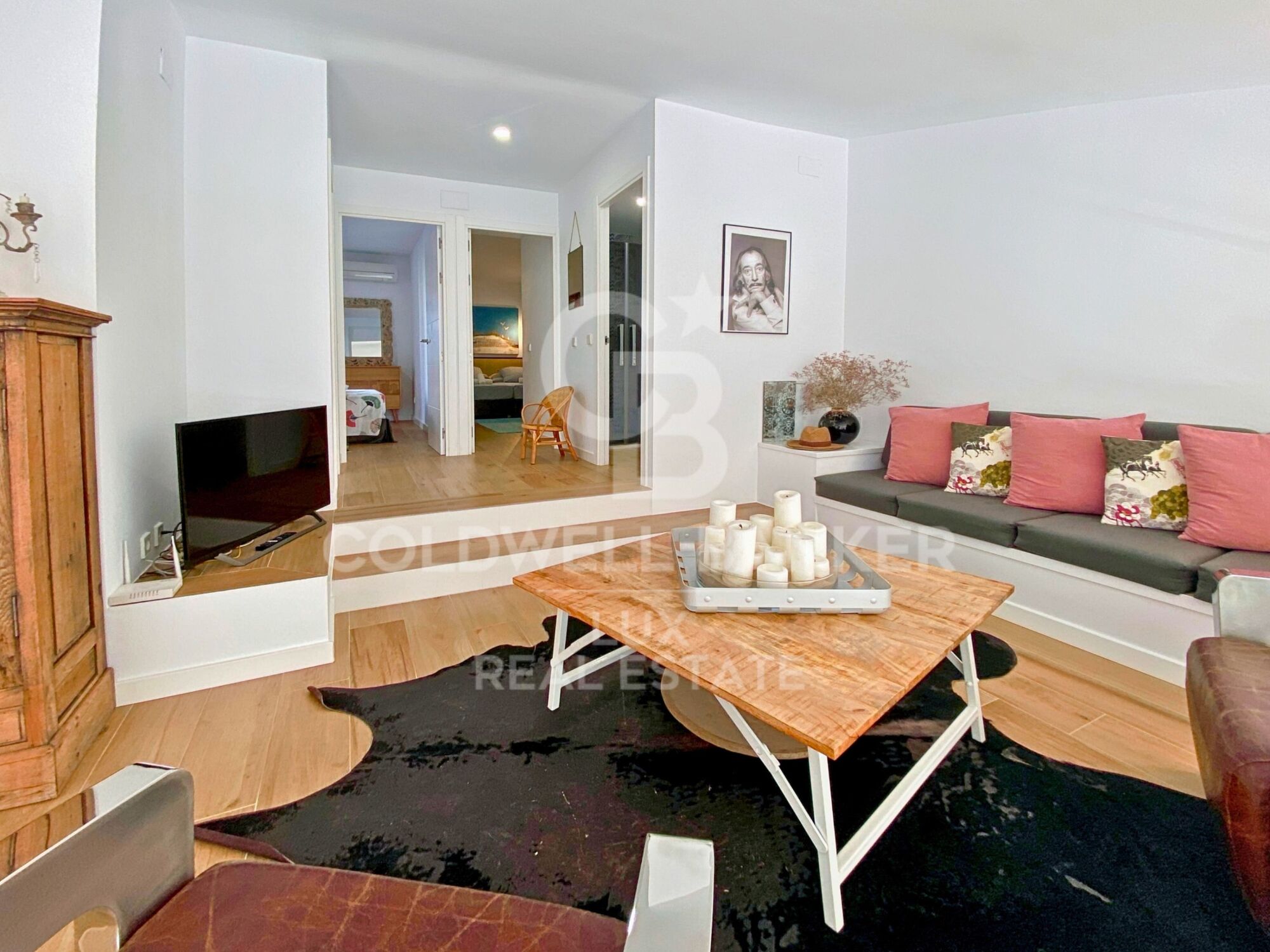 Moderno apartamento dúplex con parking en Cadaqués, Costa Brava