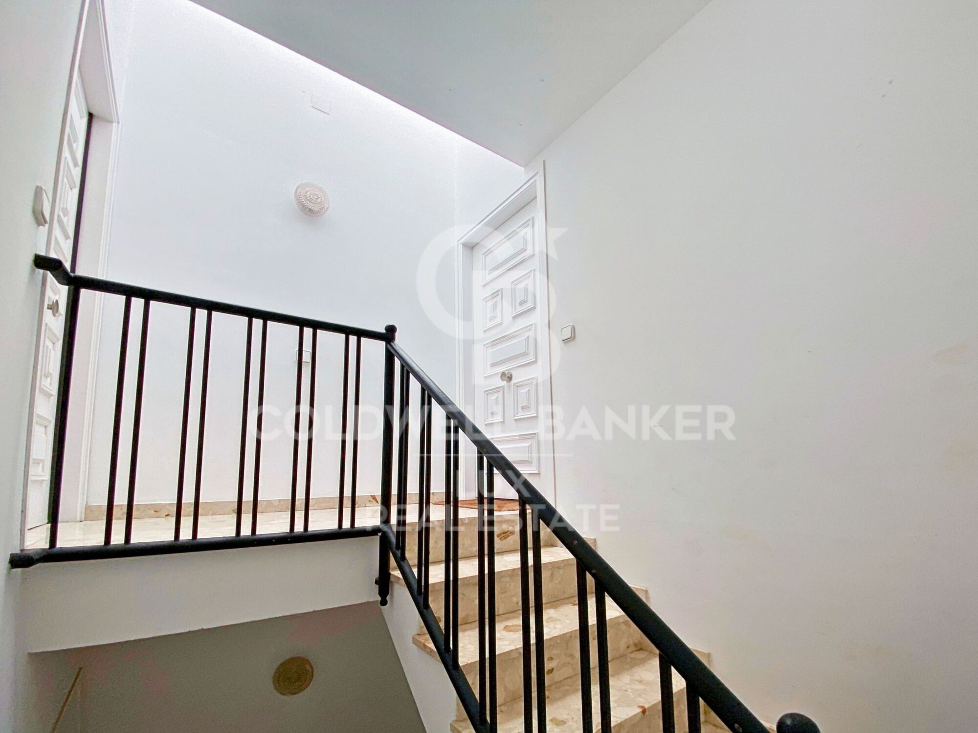 Moderno apartamento dúplex con parking en Cadaqués, Costa Brava