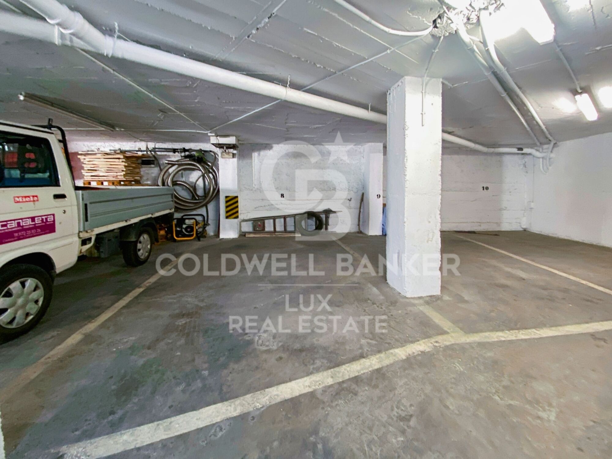 Moderno apartamento dúplex con parking en Cadaqués, Costa Brava