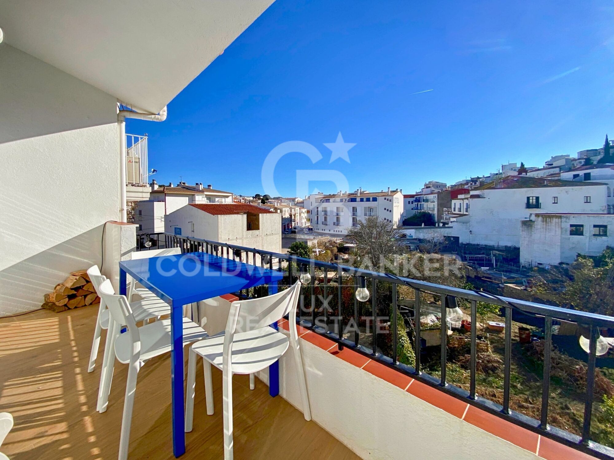 Modern duplex flat with parking in Cadaqués, Costa Brava