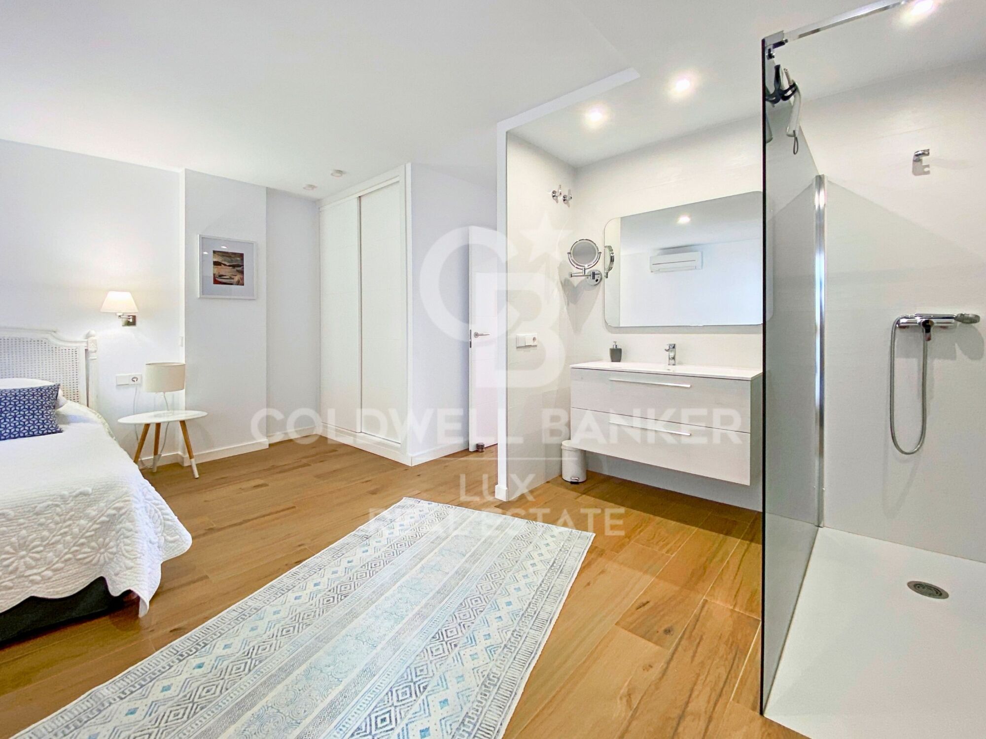 Modern duplex flat with parking in Cadaqués, Costa Brava