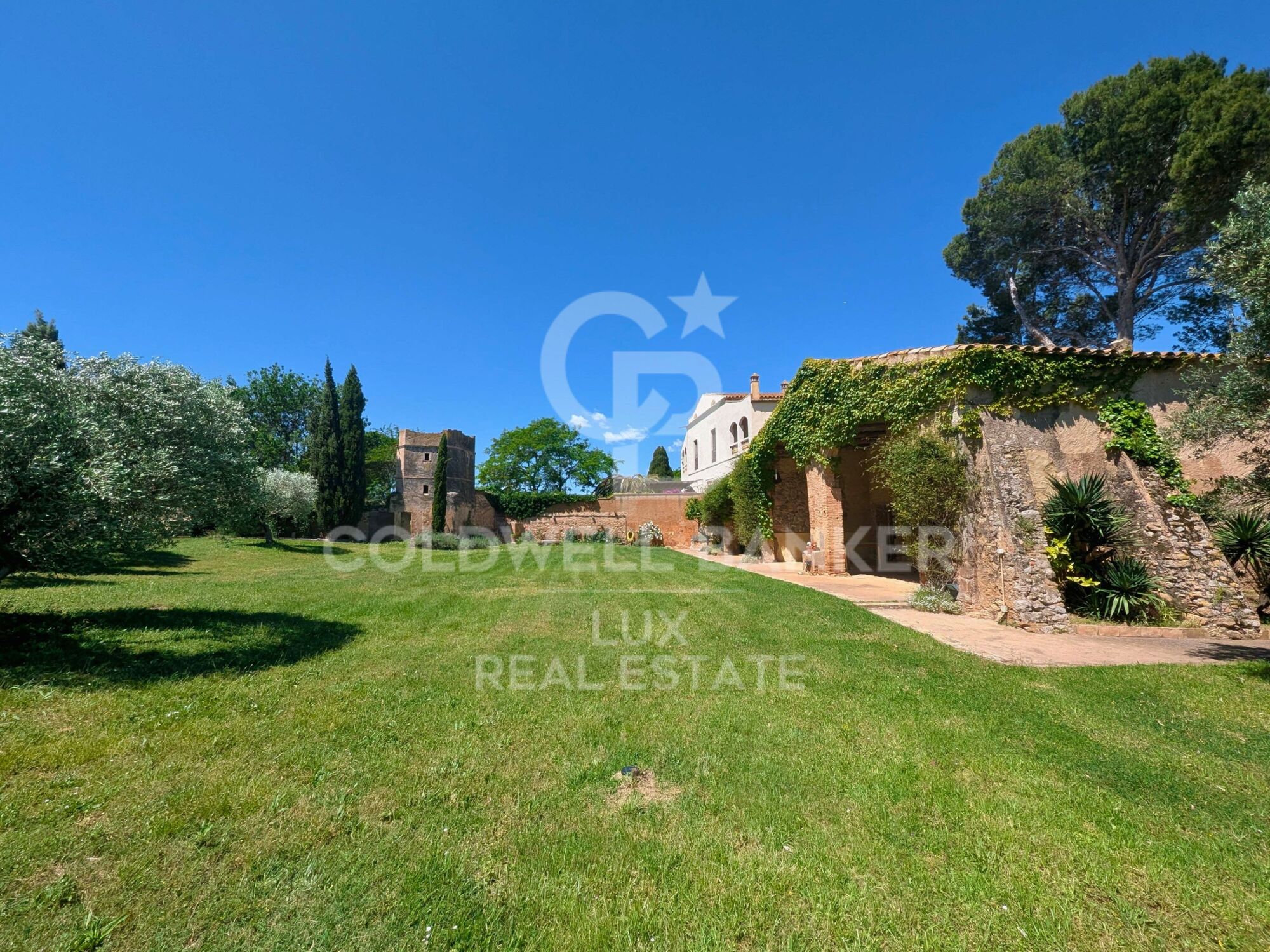 Masía con Oportunidad de Desarrollo en Garrigàs, Costa Brava, Alt Empordà