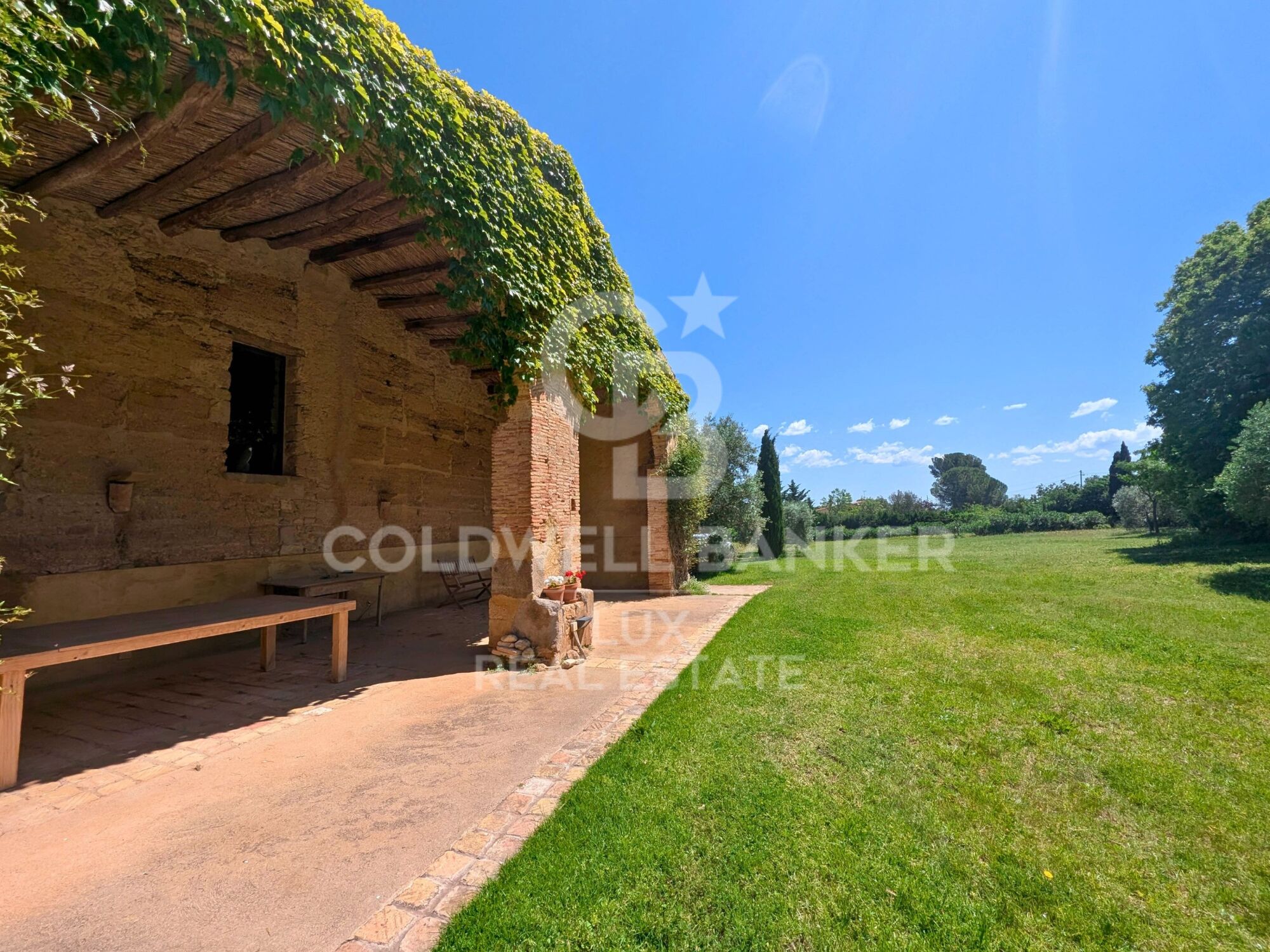 Masía con Oportunidad de Desarrollo en Garrigàs, Costa Brava, Alt Empordà